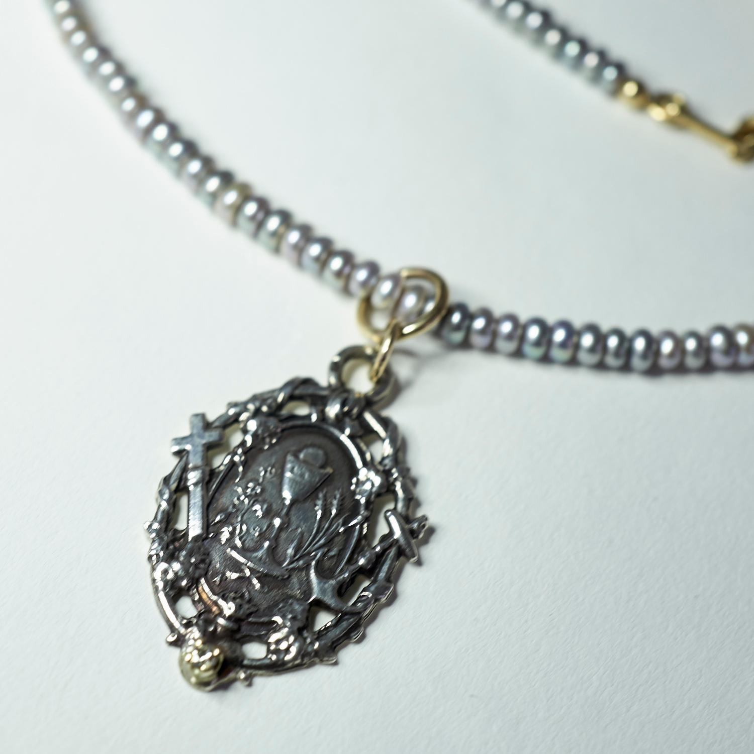 Weißer weißer Diamant Perle Gold Kette Faith Hope Love Medaille Silber Anhänger Halskette (Zeitgenössisch) im Angebot