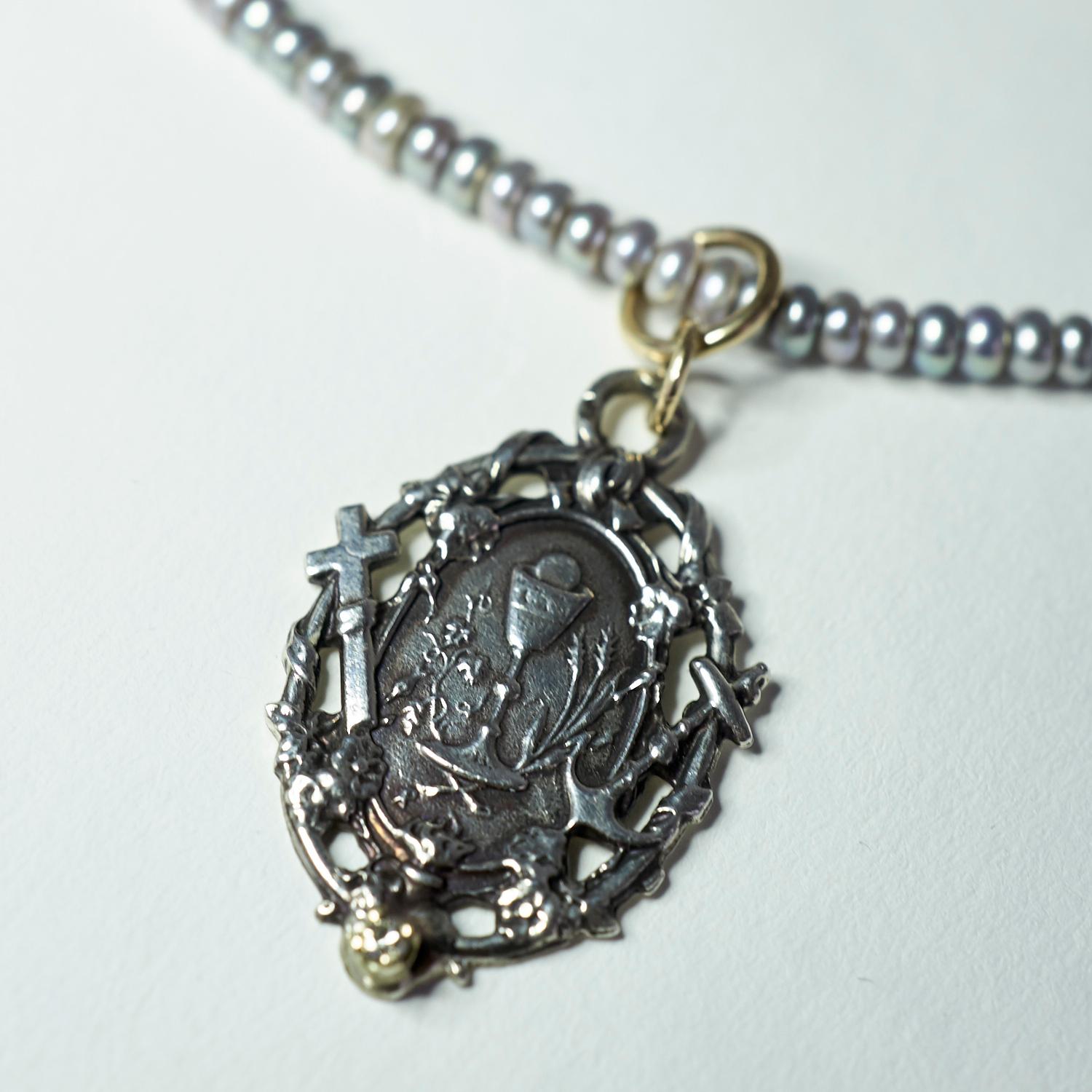 Weißer weißer Diamant Perle Gold Kette Faith Hope Love Medaille Silber Anhänger Halskette (Brillantschliff) im Angebot