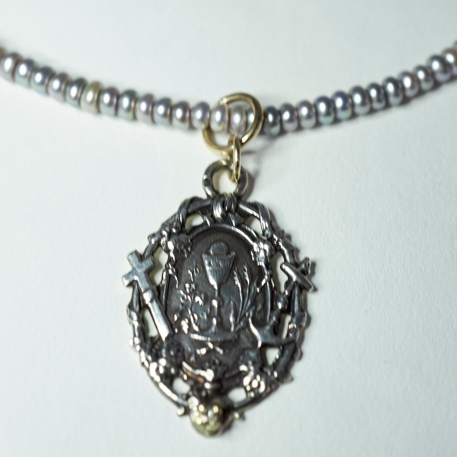 Weißer weißer Diamant Perle Gold Kette Faith Hope Love Medaille Silber Anhänger Halskette Damen im Angebot