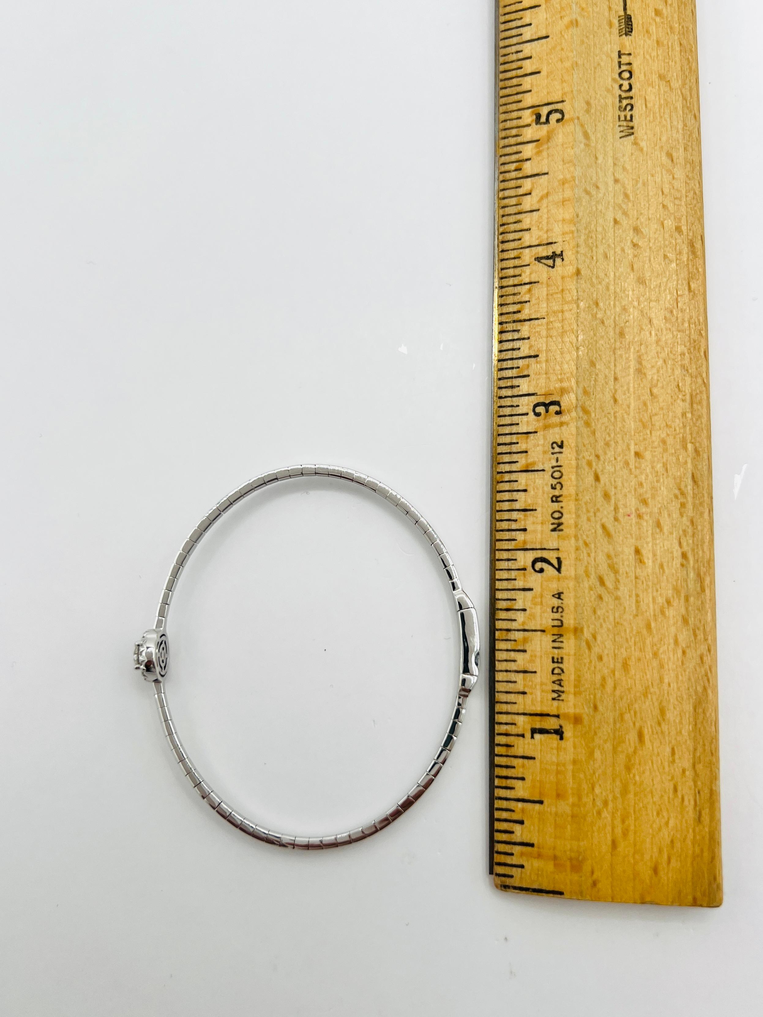 Bangle flessibile con diamante bianco in oro bianco 14 carati in vendita 5