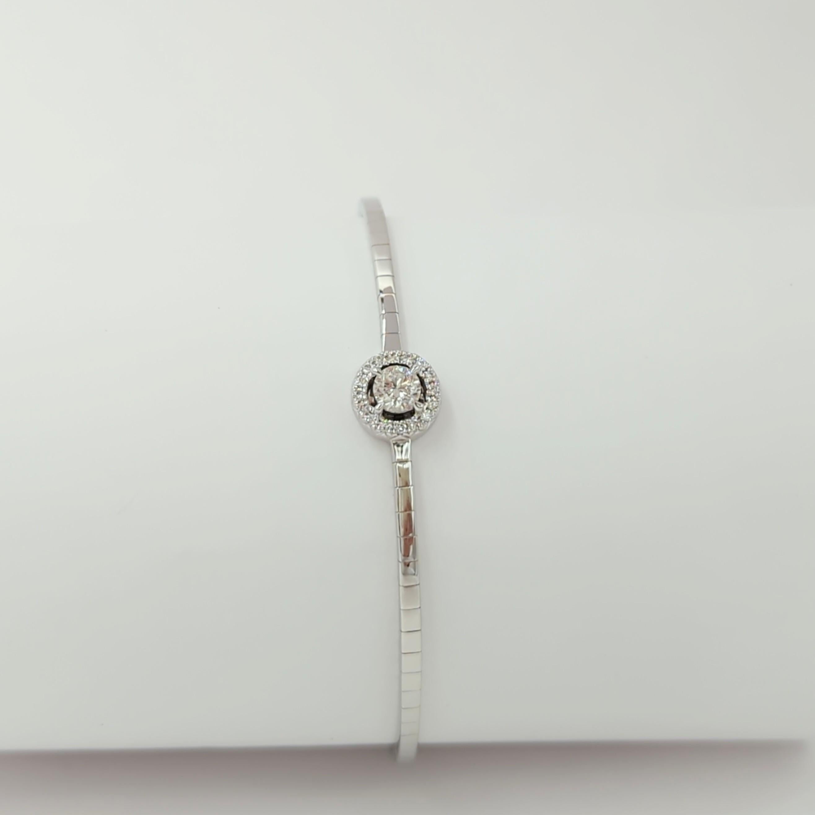 Taglio rotondo Bangle flessibile con diamante bianco in oro bianco 14 carati in vendita