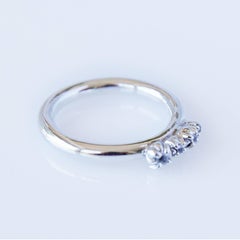 Anillo de oro con diamante blanco