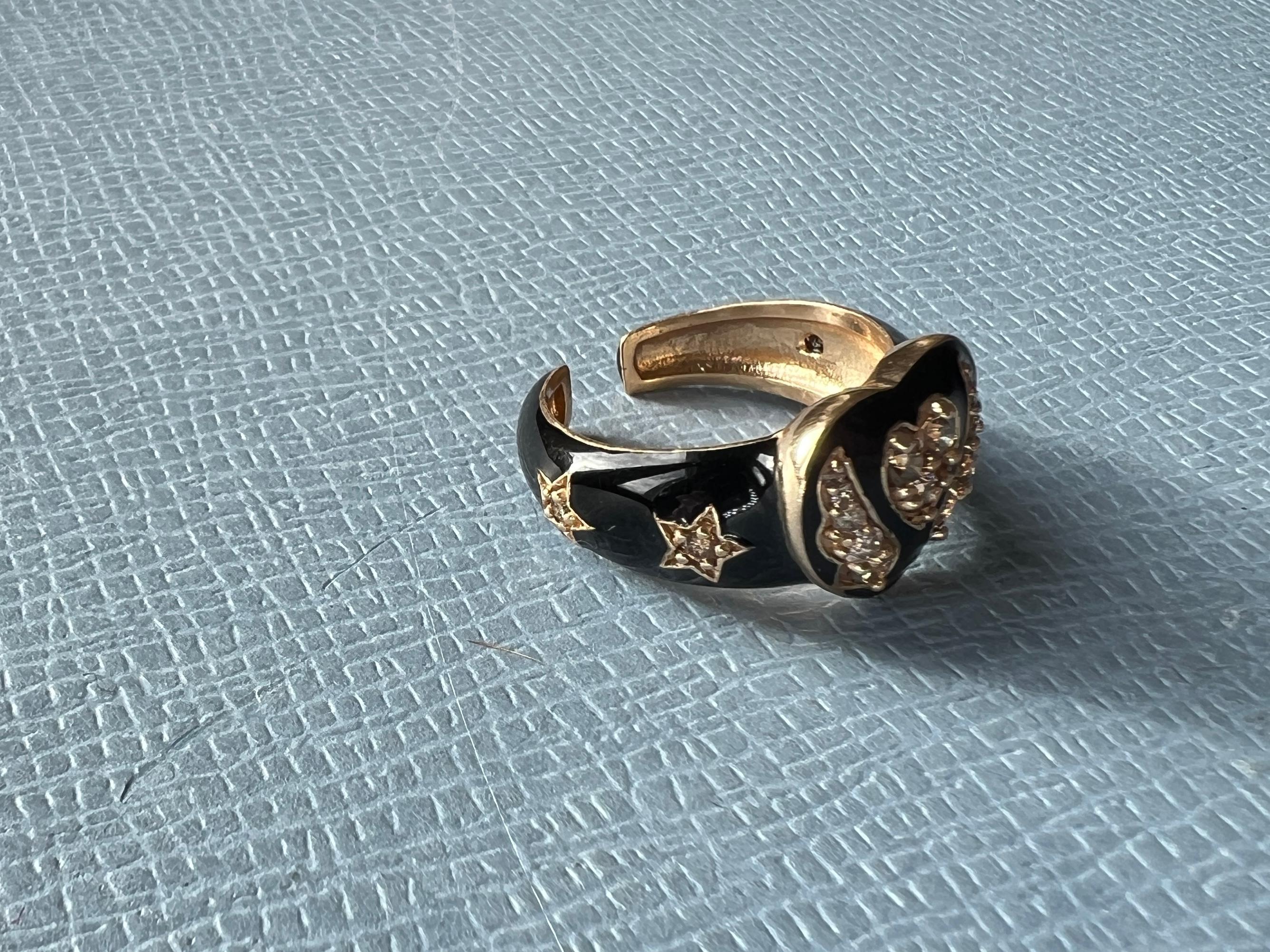 Anello con cuore di diamante bianco in oro 14k e smalto nero in vendita 3