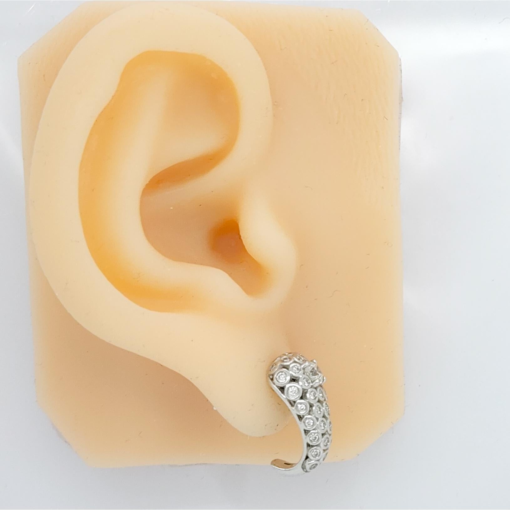 White Diamond Hook Shape Earrings in 14k White Gold In New Condition For Sale In Los Angeles, CA