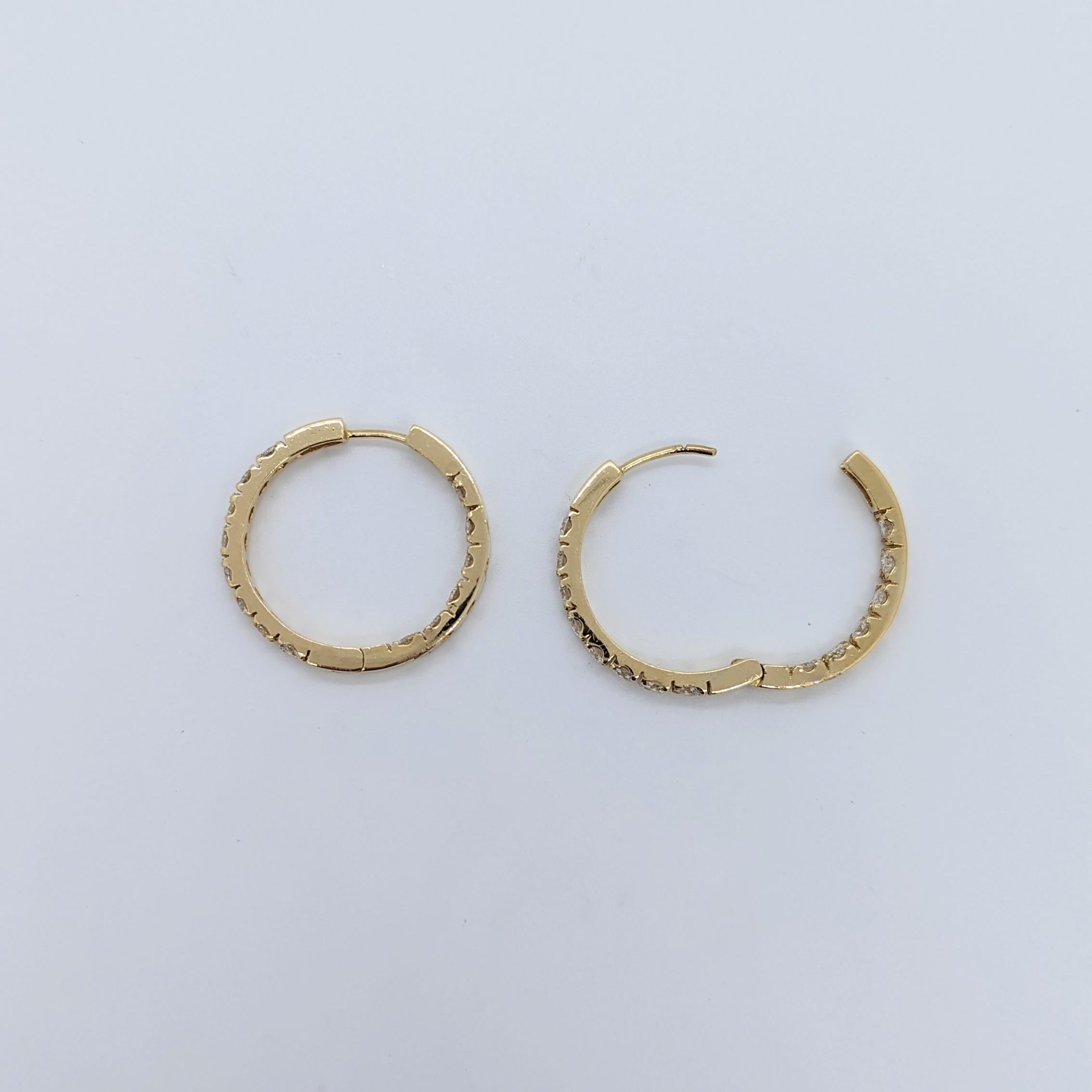 White Diamond Hoop Earrings in 14K Yellow Gold In New Condition For Sale In Los Angeles, CA