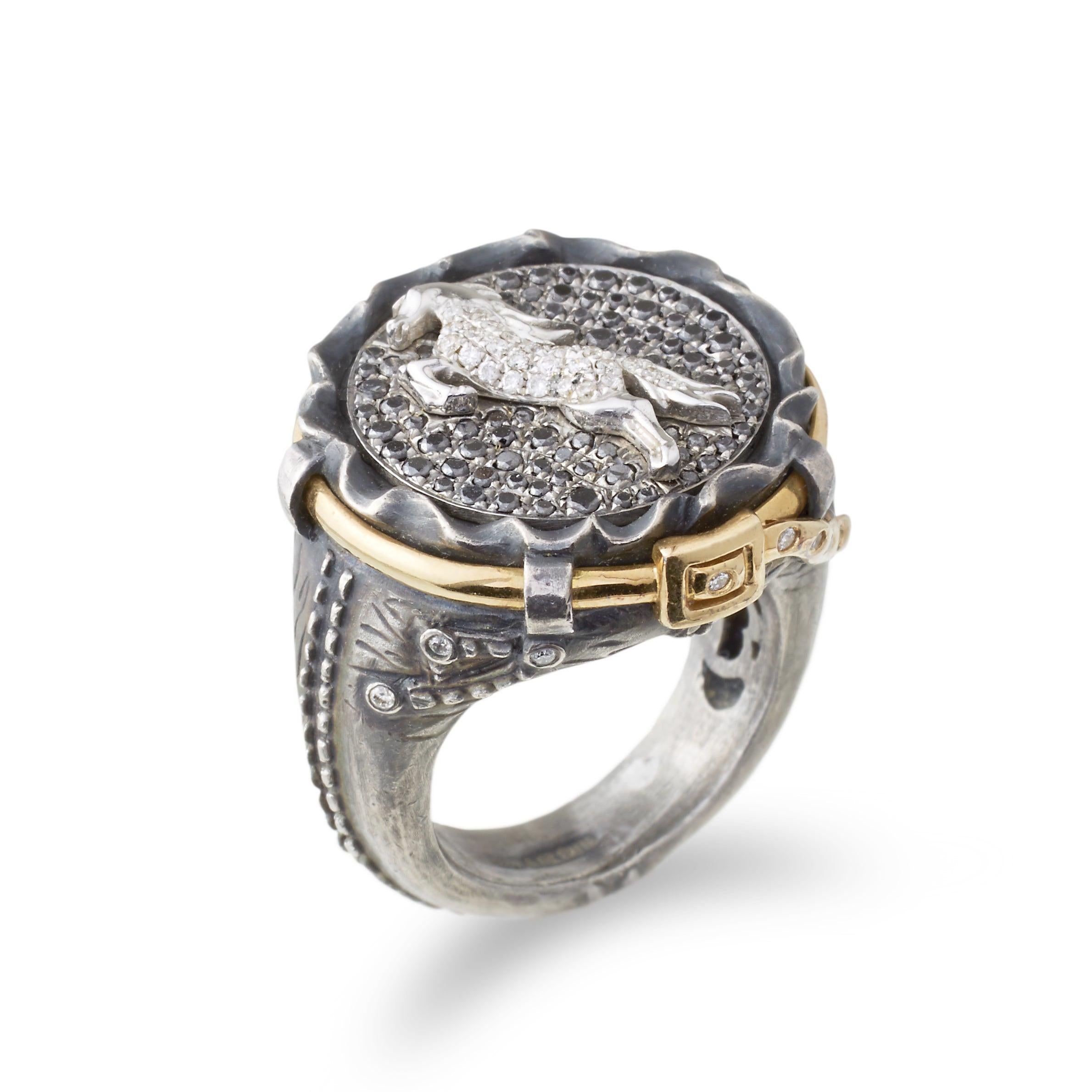 Jean-Ring mit weißem Diamantpferd (Moderne) im Angebot