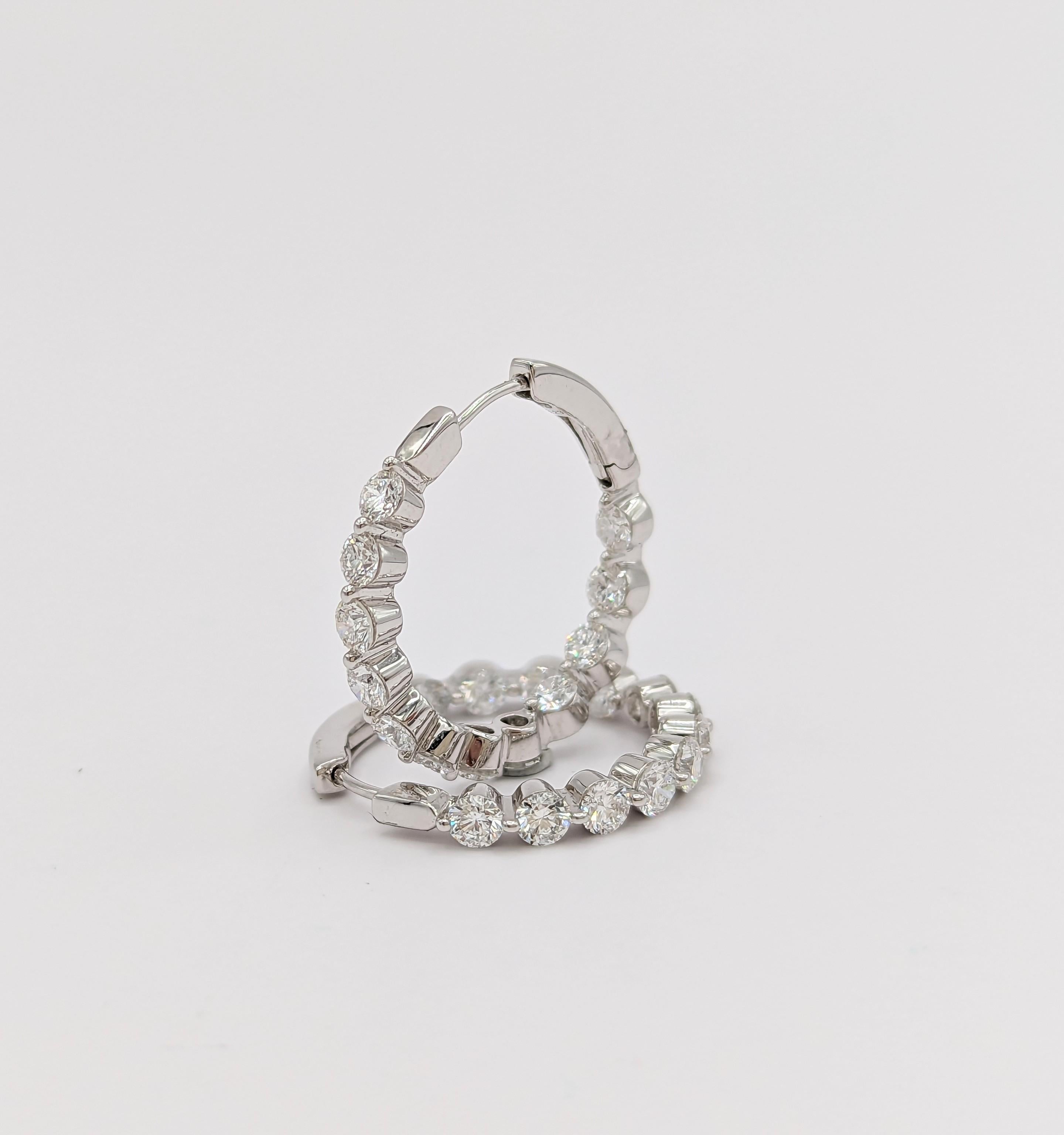 White Diamond In and Out Hoop Earrings in 18K White Gold In New Condition For Sale In Los Angeles, CA