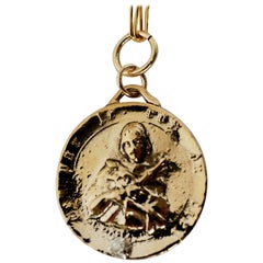 J Dauphin, collier pendentif médaille Joan of Arc en diamants blancs avec pièce de monnaie ronde