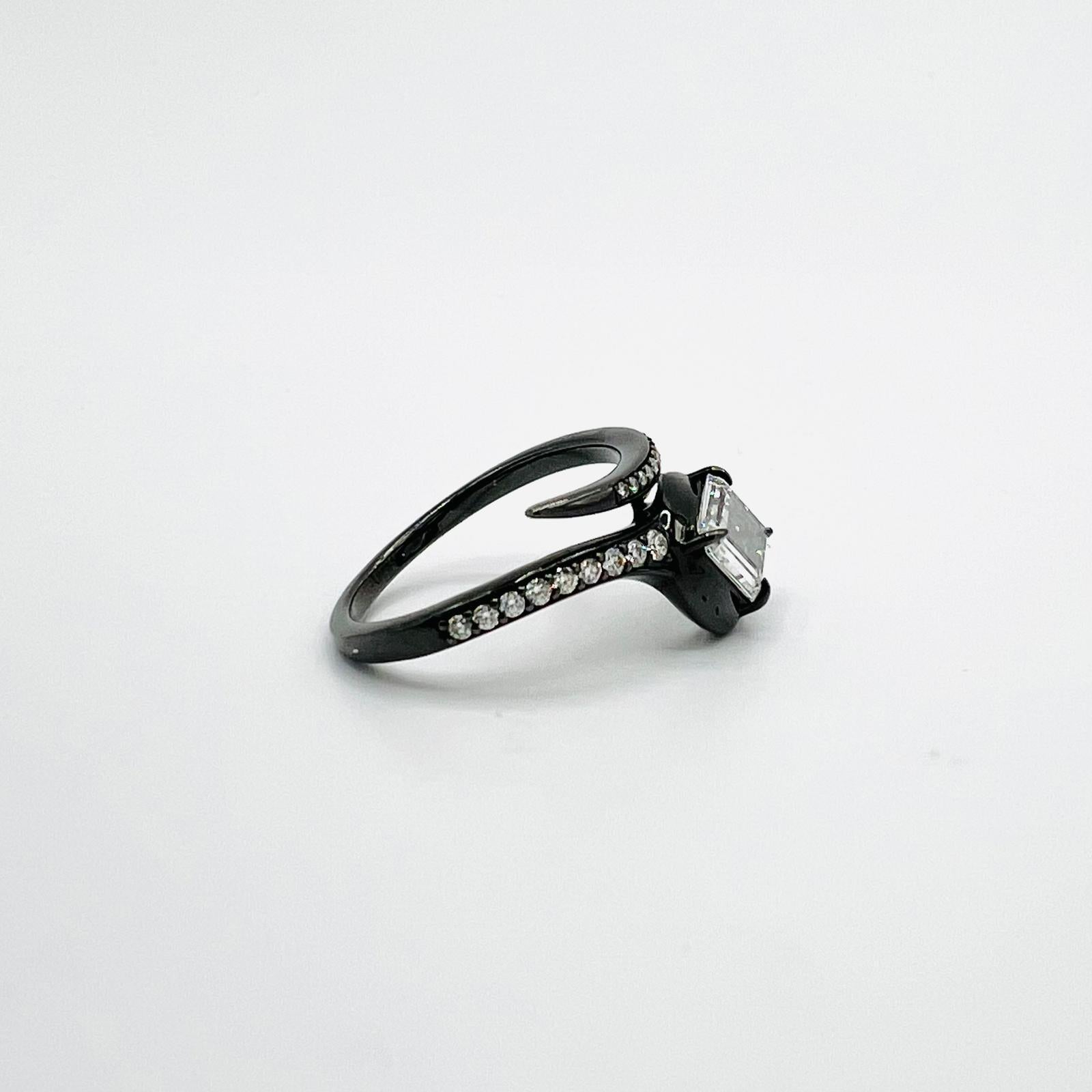 White Diamond Kite Shape Serpent Ring in 18K Gold & Black Rhodium For Sale 6