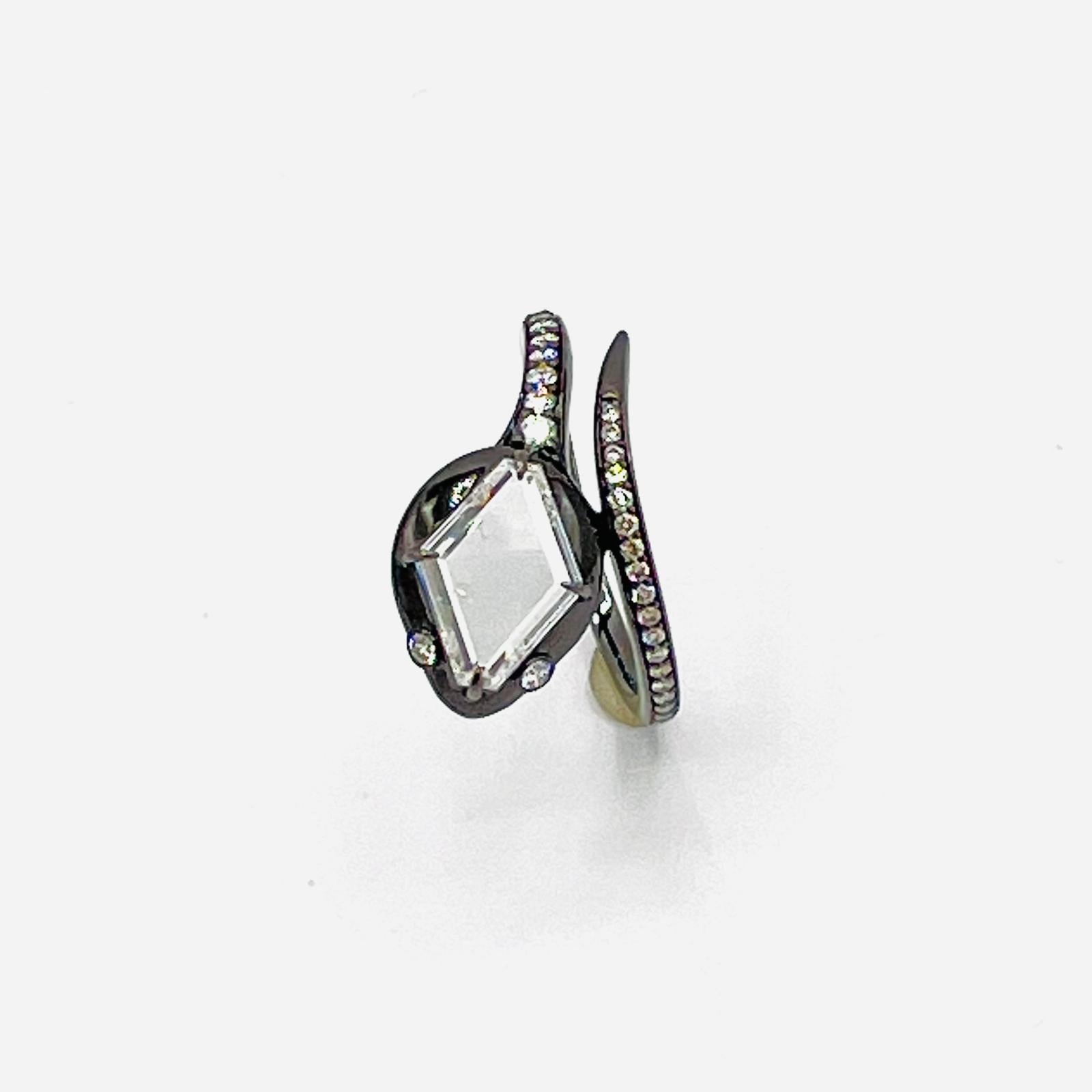 White Diamond Kite Shape Serpent Ring in 18K Gold & Black Rhodium For Sale 2