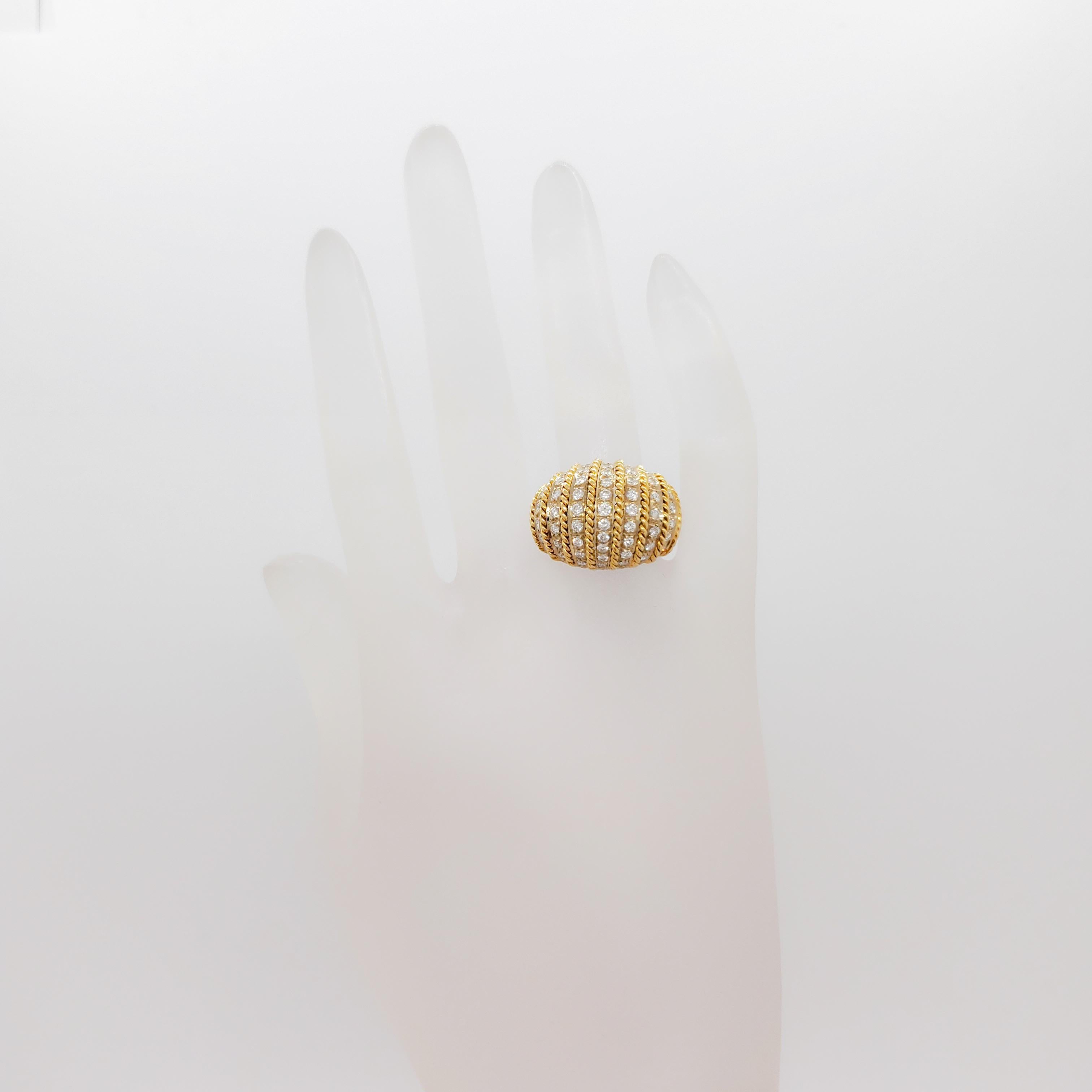 Weißer Diamant Linear Dome Form Cocktail Ring in 18k Gelbgold (Rundschliff) im Angebot