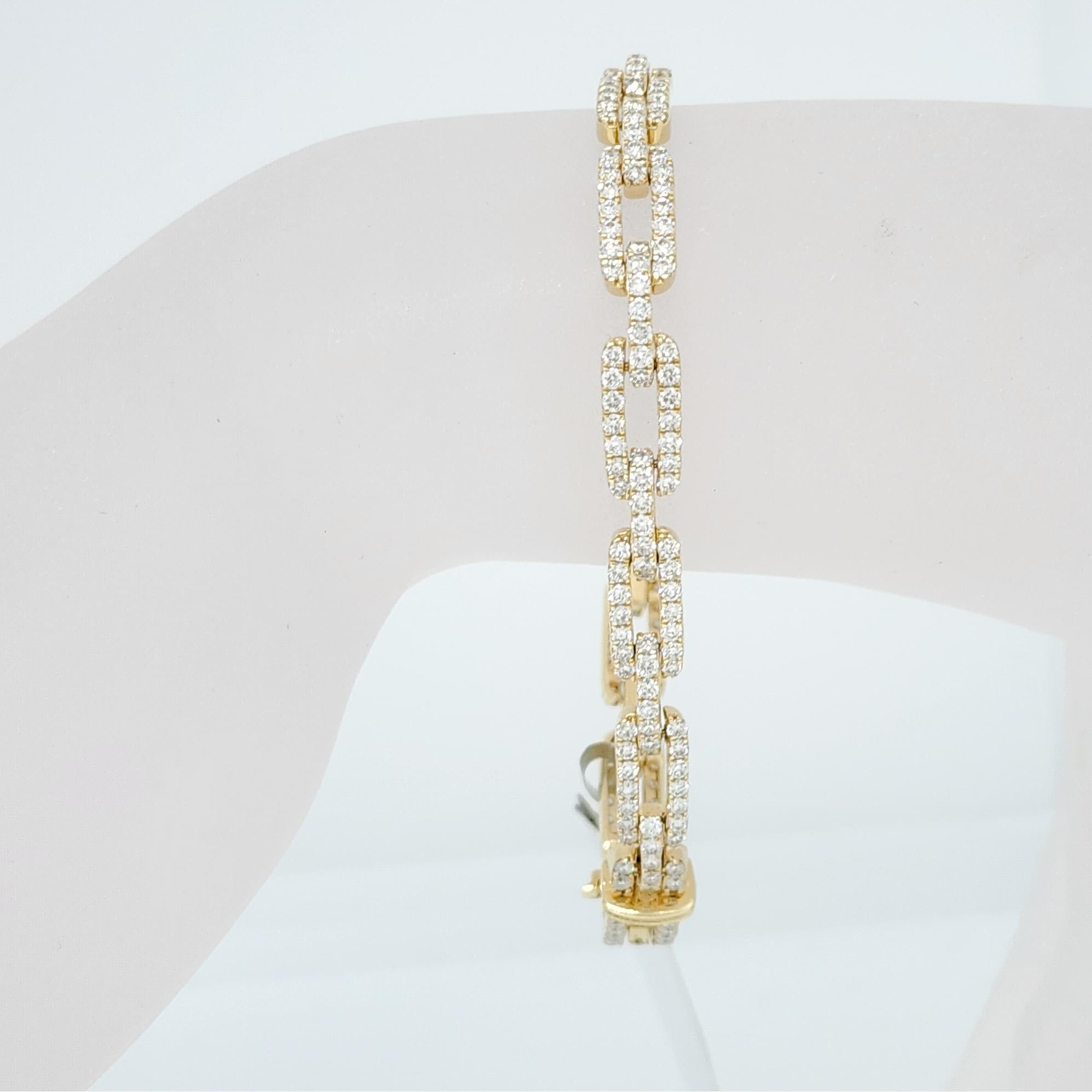 White Diamond Link Bracelet in 14k Yellow Gold In New Condition In Los Angeles, CA