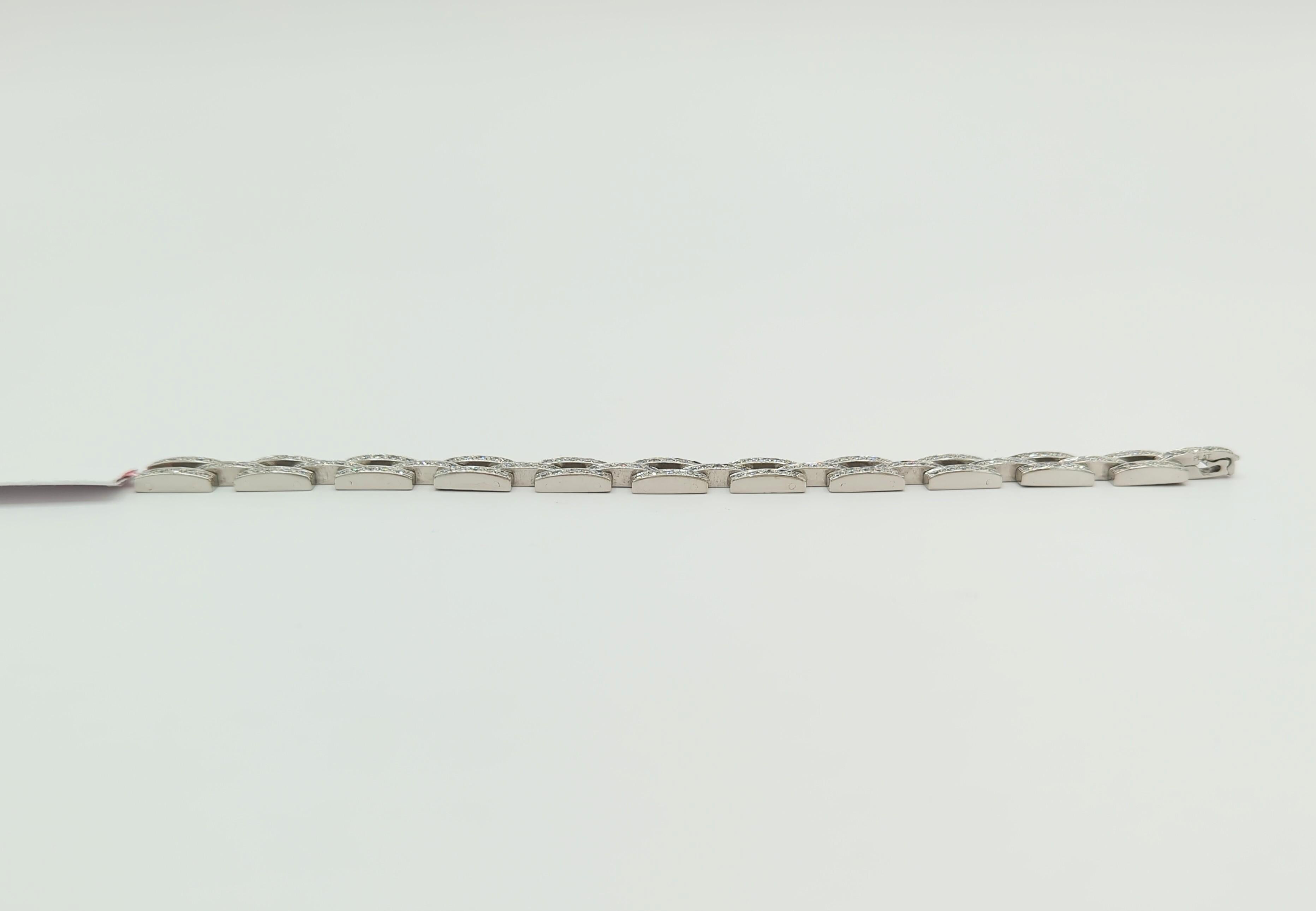 White Diamond Link Bracelet in Platinum In New Condition For Sale In Los Angeles, CA