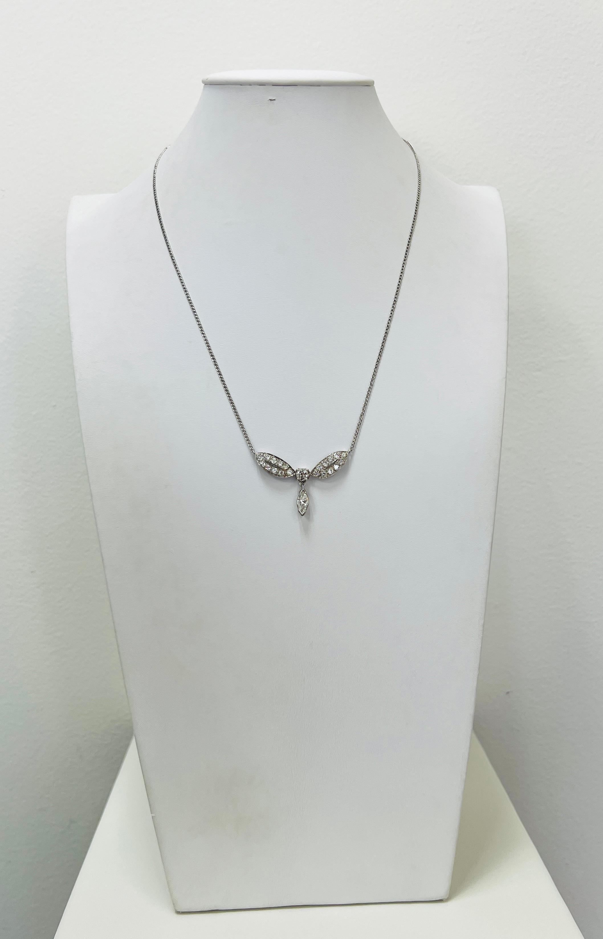 Weiße Marquise und runde Diamanten Halskette aus 14K Weißgold im Angebot 1