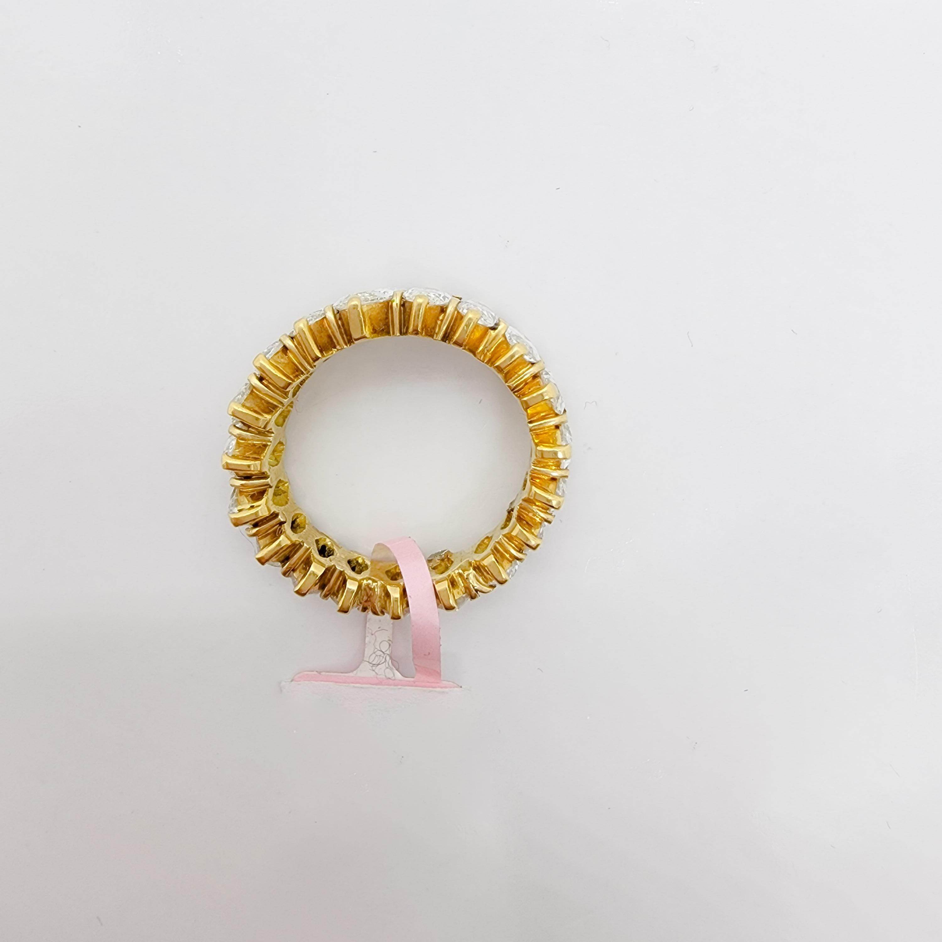 Bague marquise en or jaune 18 carats avec diamants blancs Unisexe en vente