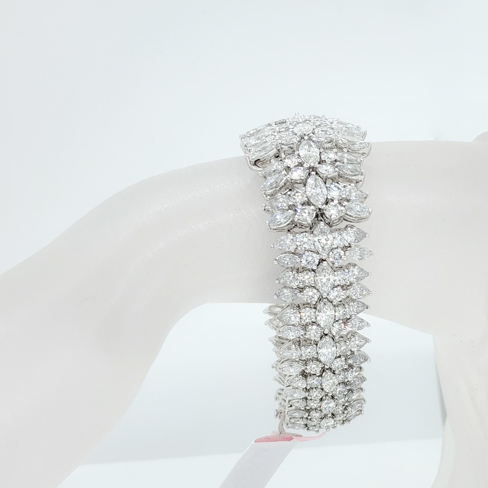 Weißes Cluster-Armband mit weißen Diamanten im Marquise-, Birnen- und Rundschliff 1