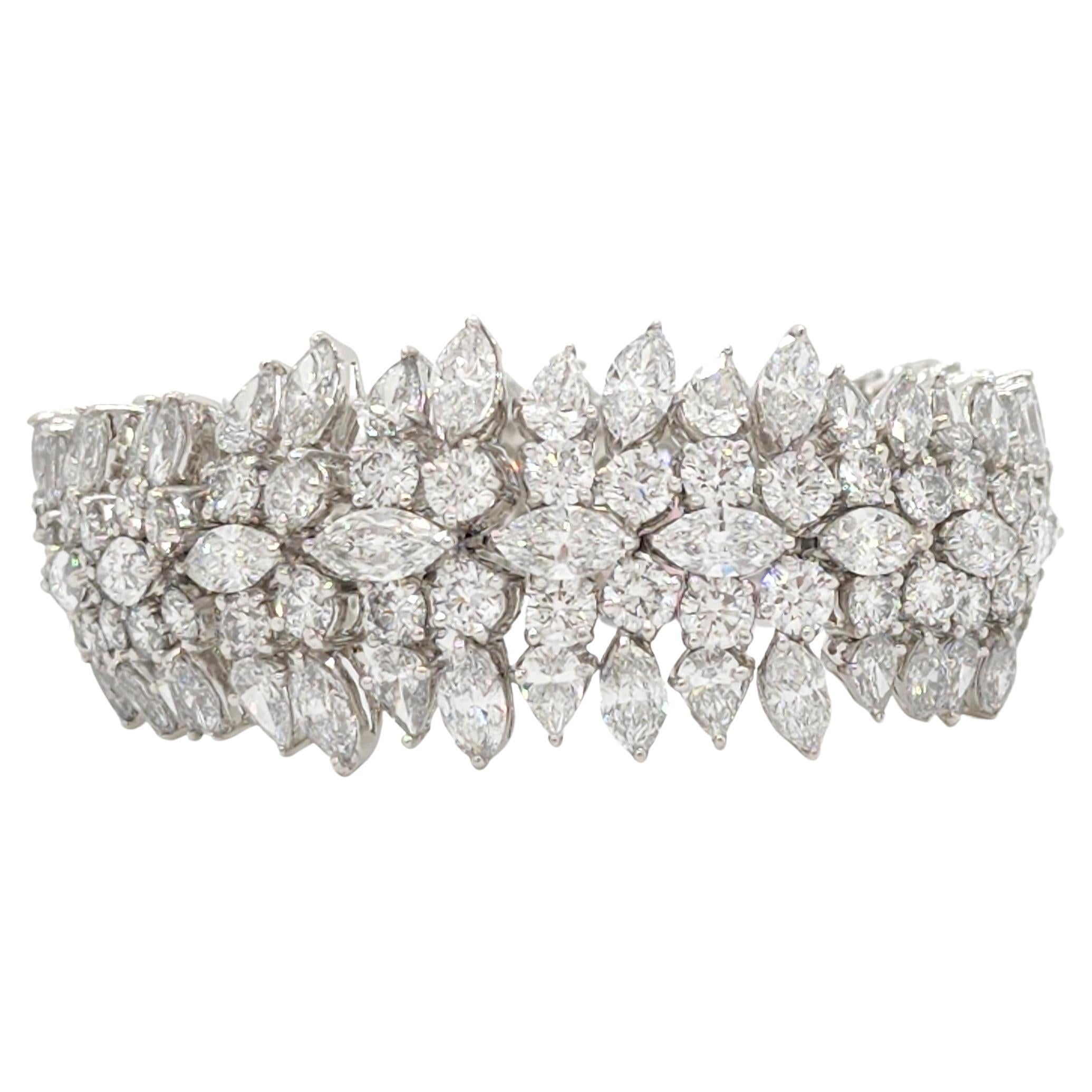 Weißes Cluster-Armband mit weißen Diamanten im Marquise-, Birnen- und Rundschliff