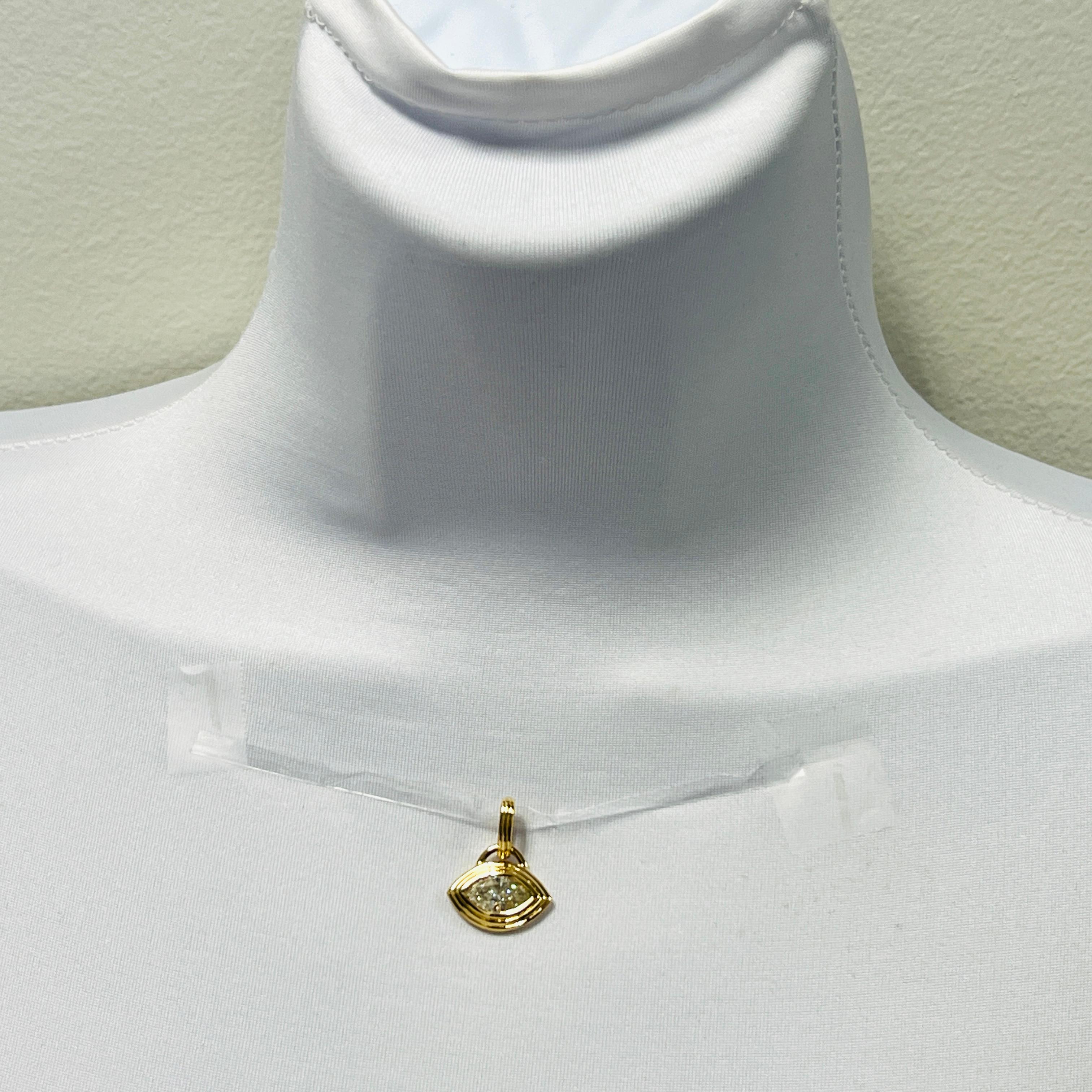Colgante Marquesa de Diamante Blanco en Oro Amarillo de 18 K Corte marquesa en venta