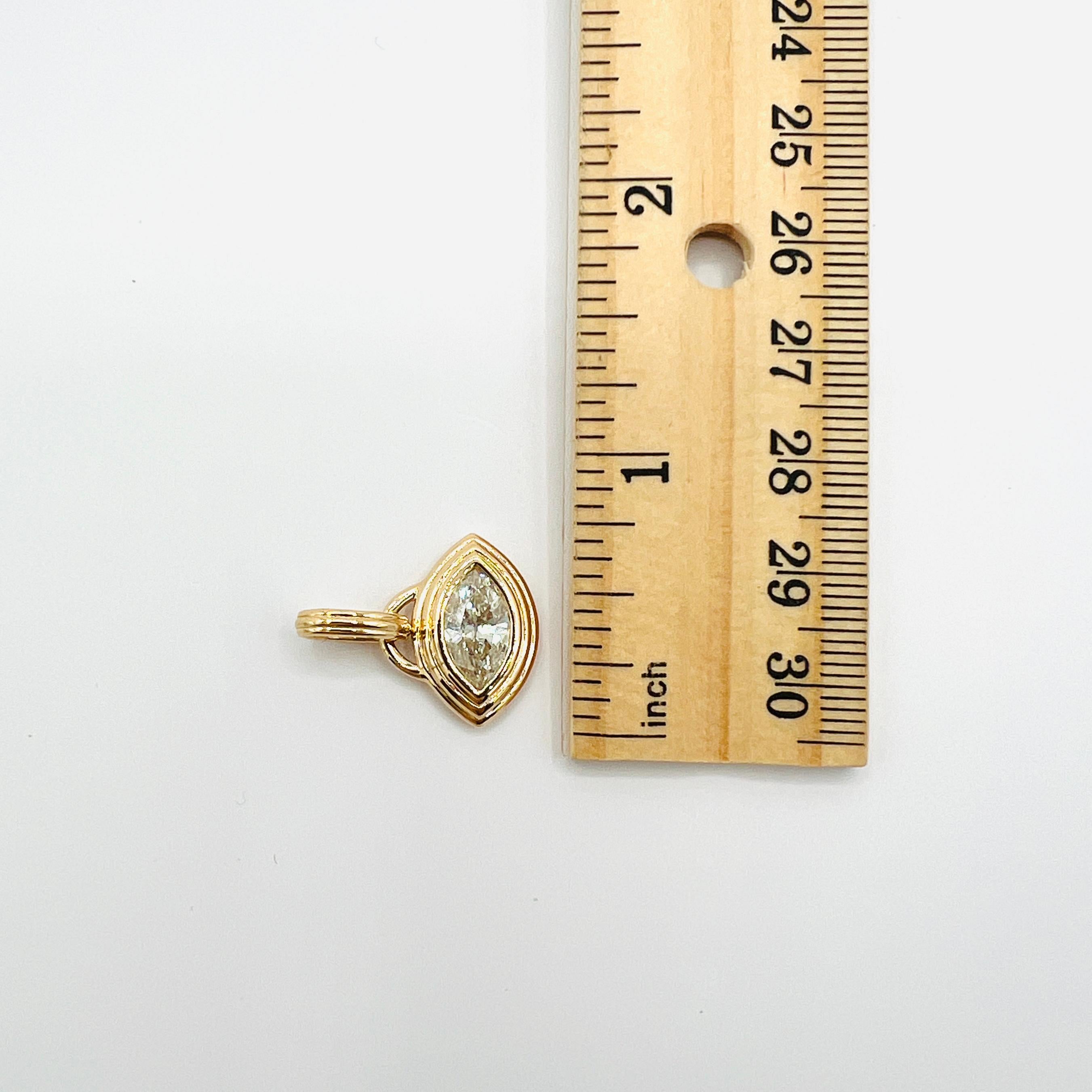 Colgante Marquesa de Diamante Blanco en Oro Amarillo de 18 K en venta 4