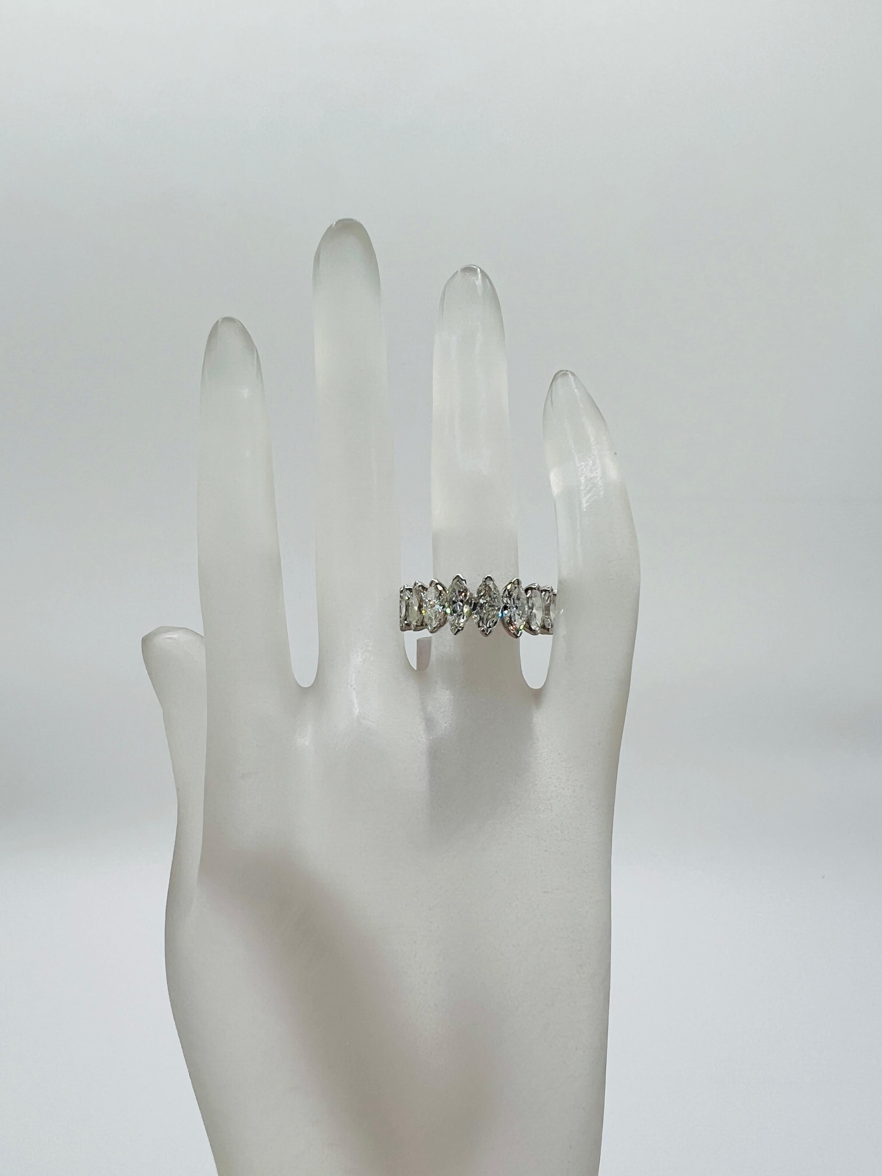 Anillo marquesa de diamantes blancos en platino Corte marquesa en venta