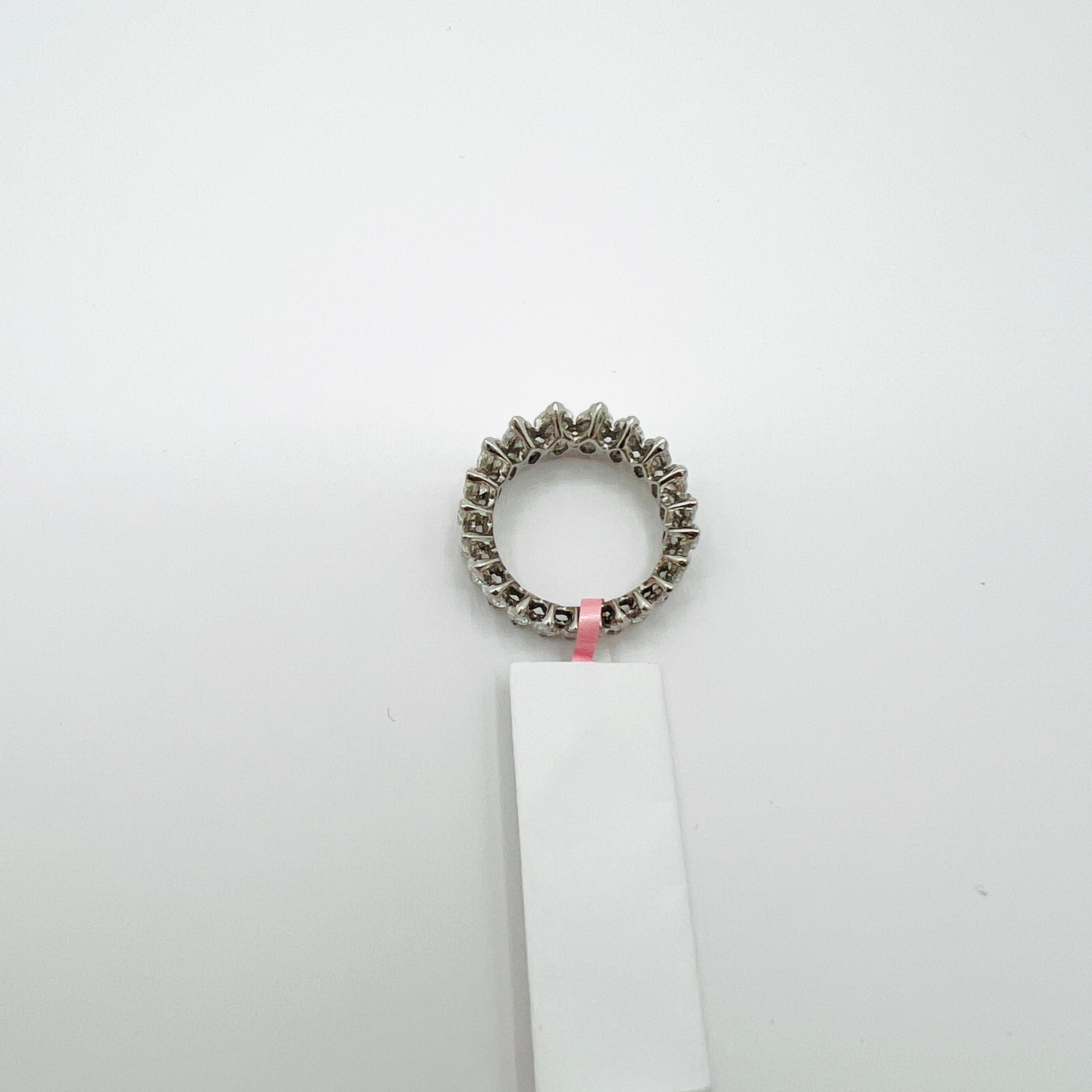 Anillo marquesa de diamantes blancos en platino en venta 2