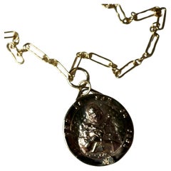 Collier médaillon Joan of Arc J Dauphin