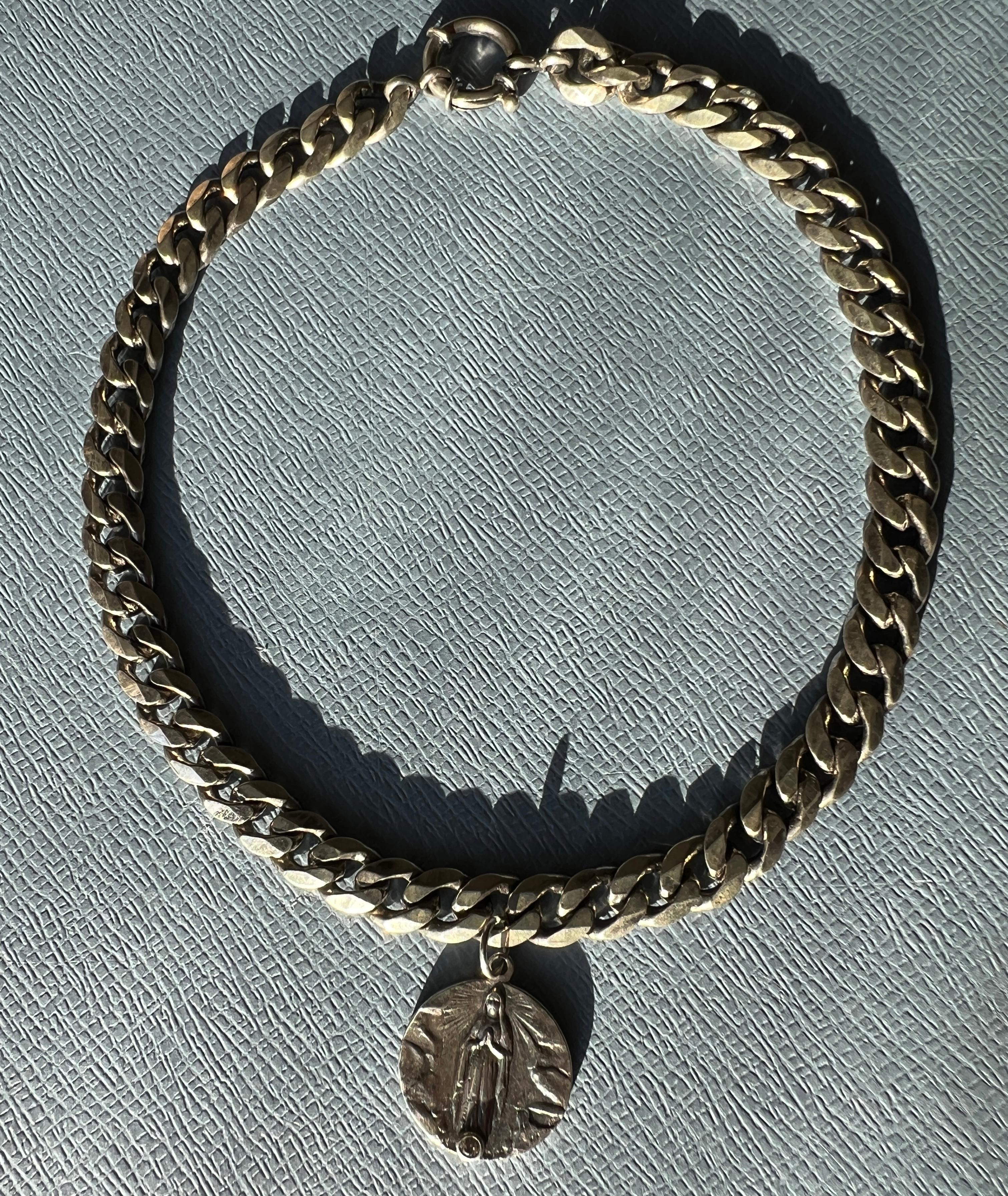 White Diamond Medal Silver Virgin Mary Choker Chain Necklace In New Condition For Sale In Los Angeles, CA