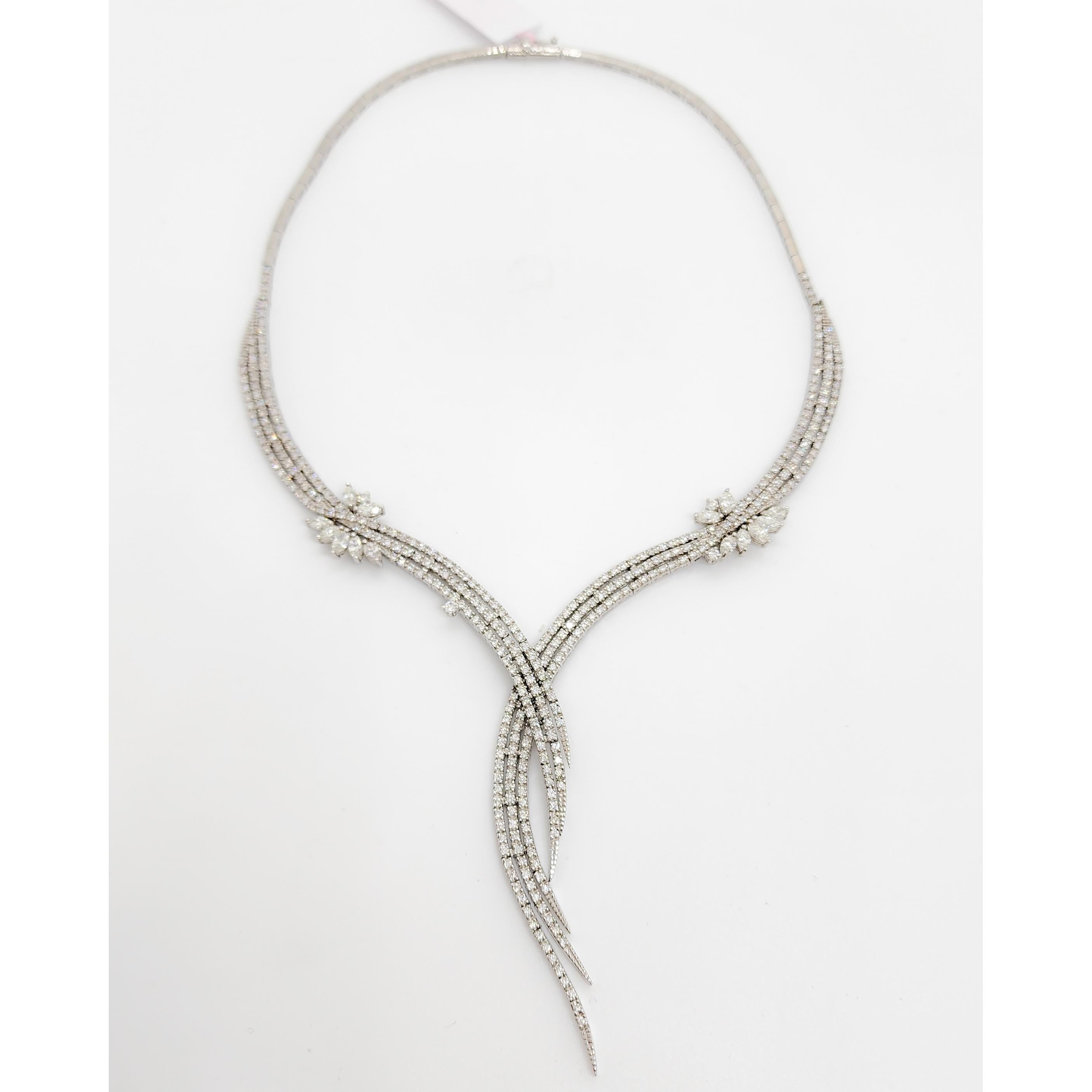 White Diamond Necklace in 14k White Gold In New Condition For Sale In Los Angeles, CA