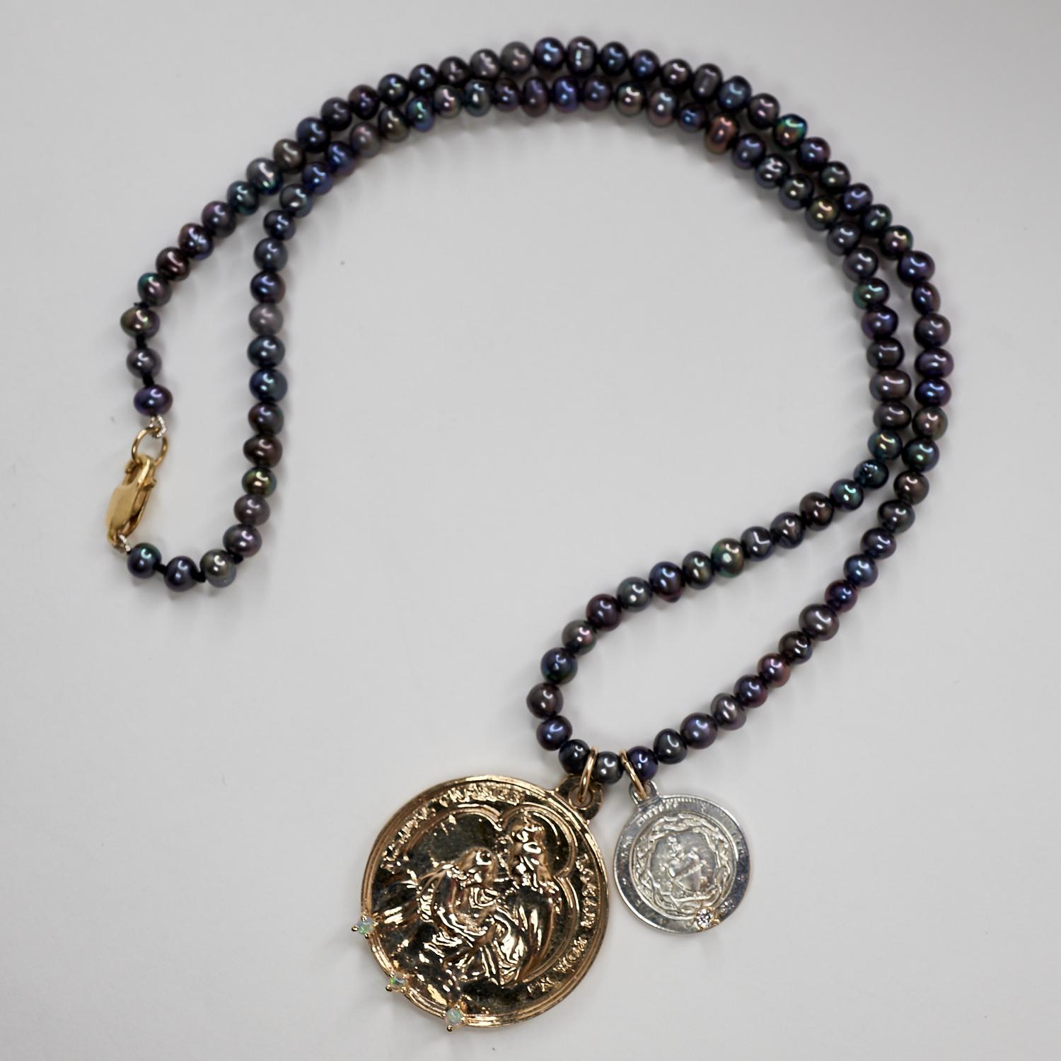 Choker-Halskette mit Medaillon-Anhänger, weißer Diamant, Opal, schwarze Perle, J Dauphin im Zustand „Neu“ im Angebot in Los Angeles, CA