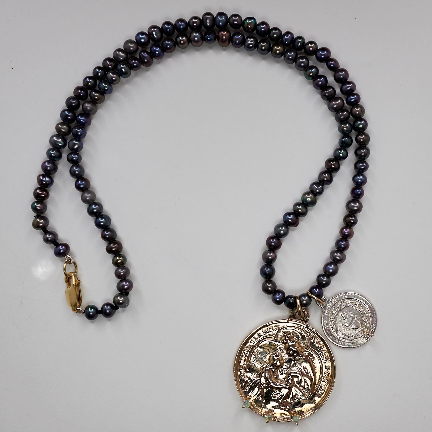 Choker-Halskette mit Medaillon-Anhänger, weißer Diamant, Opal, schwarze Perle, J Dauphin Damen im Angebot