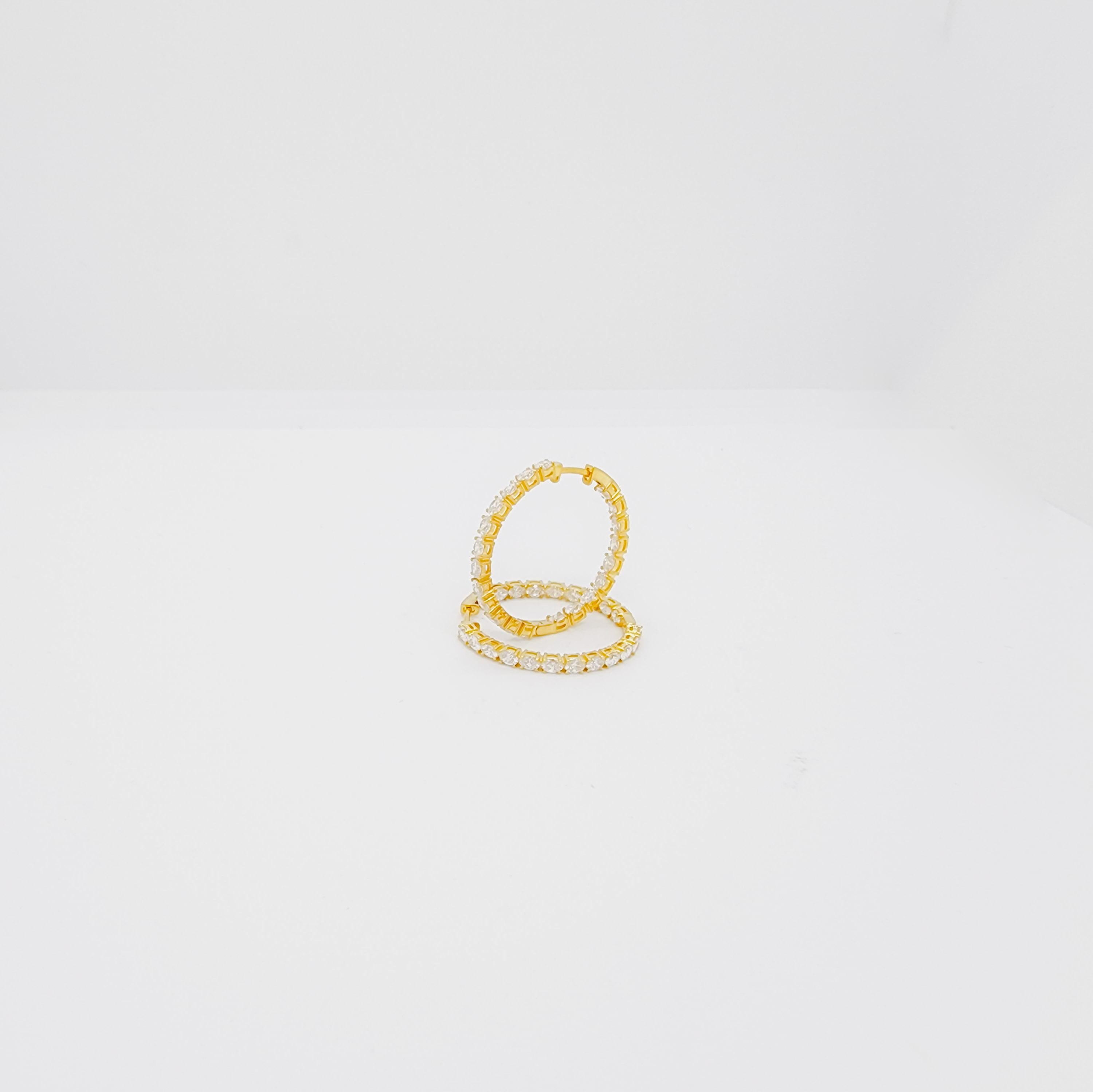 Women's or Men's White Diamond Oval Hoop Earrings in 18k Yellow Gold For Sale