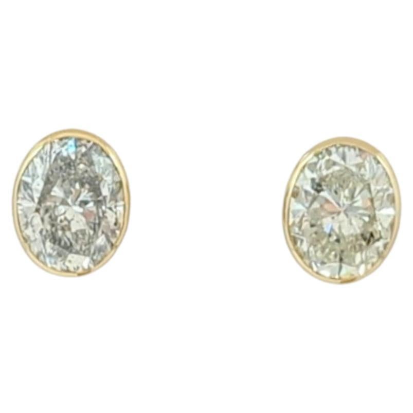 White Diamond Oval Stud Earrings in 18K Yellow Gold