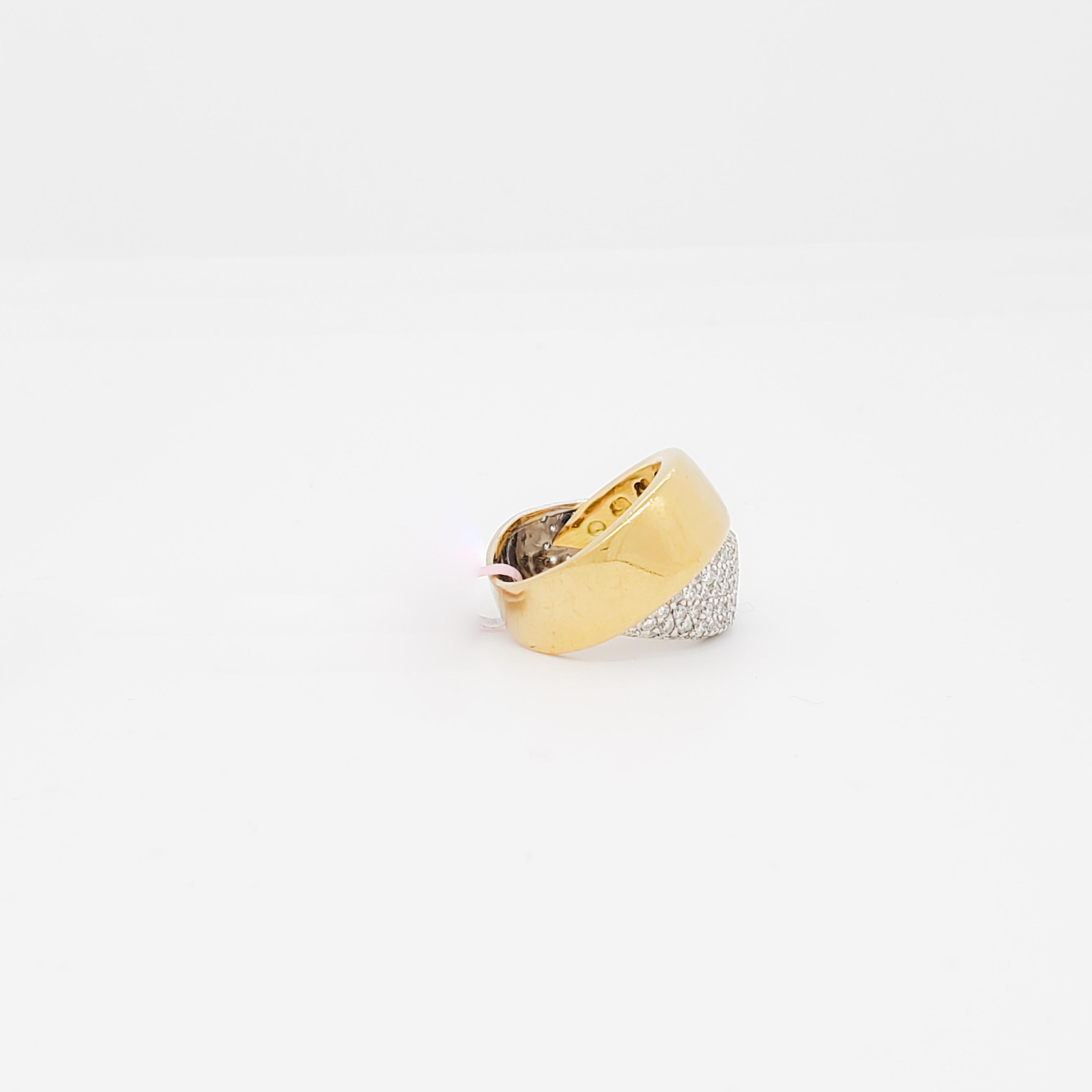 Ring aus 18 Karat Gelbgold mit weißen Diamanten Pavé für Damen oder Herren