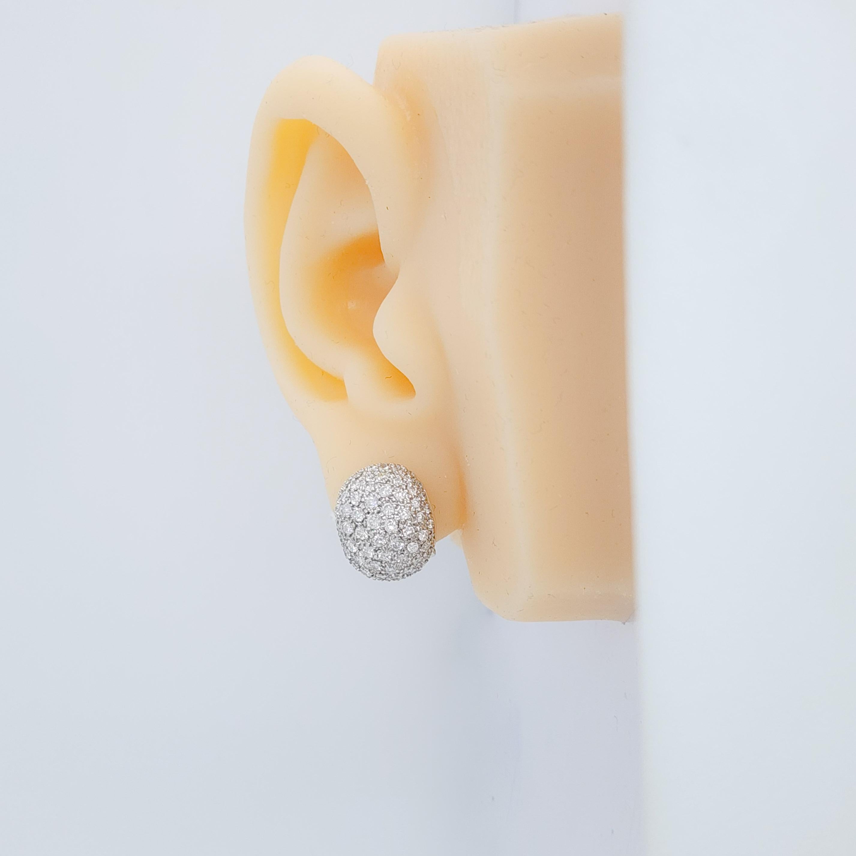 Weiße Diamant-Pavé-Ohrringe aus 18 Karat Weißgold im Angebot 1