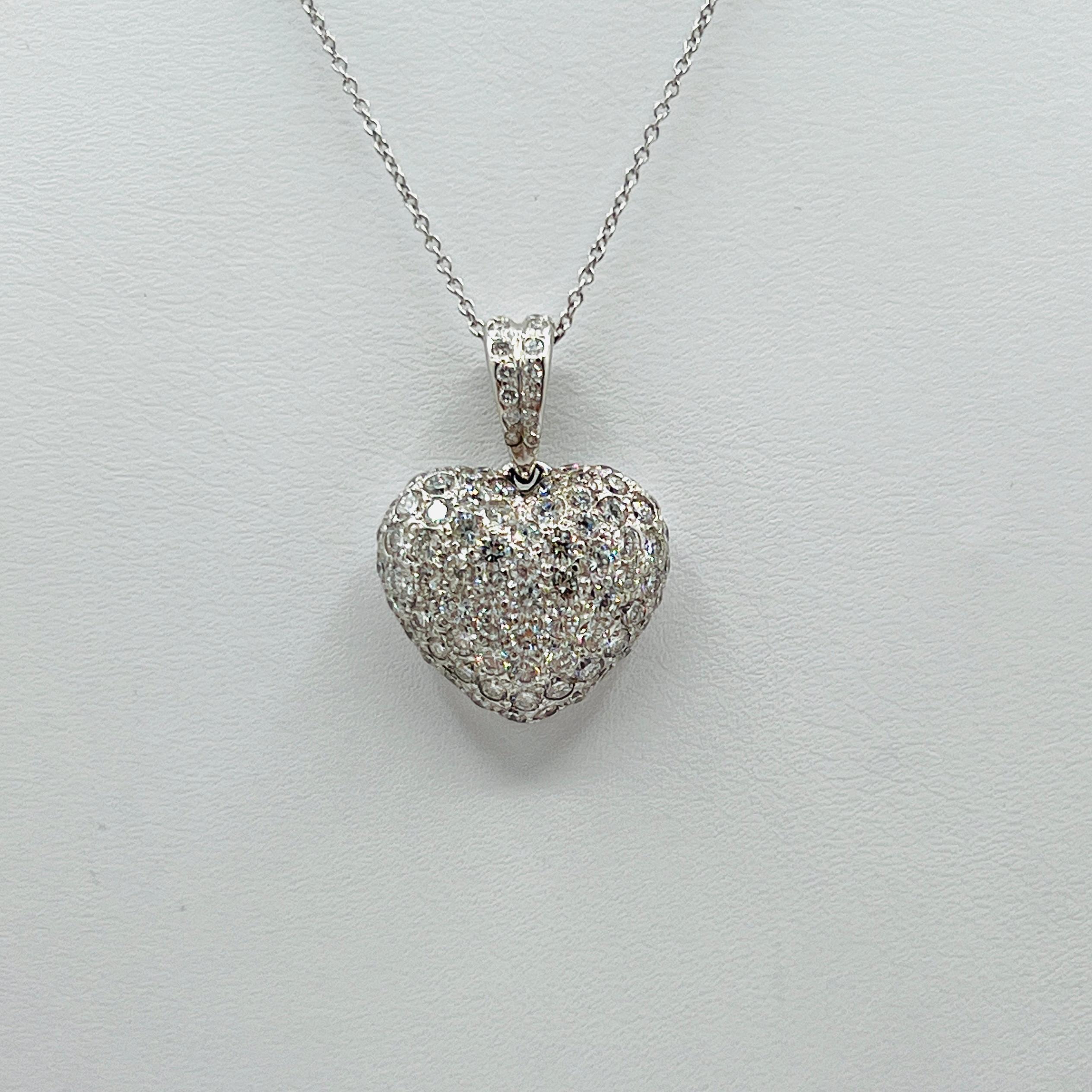 da uomo o donna Collana con ciondolo a cuore con diamanti bianchi e pavé in oro bianco 18 carati in vendita