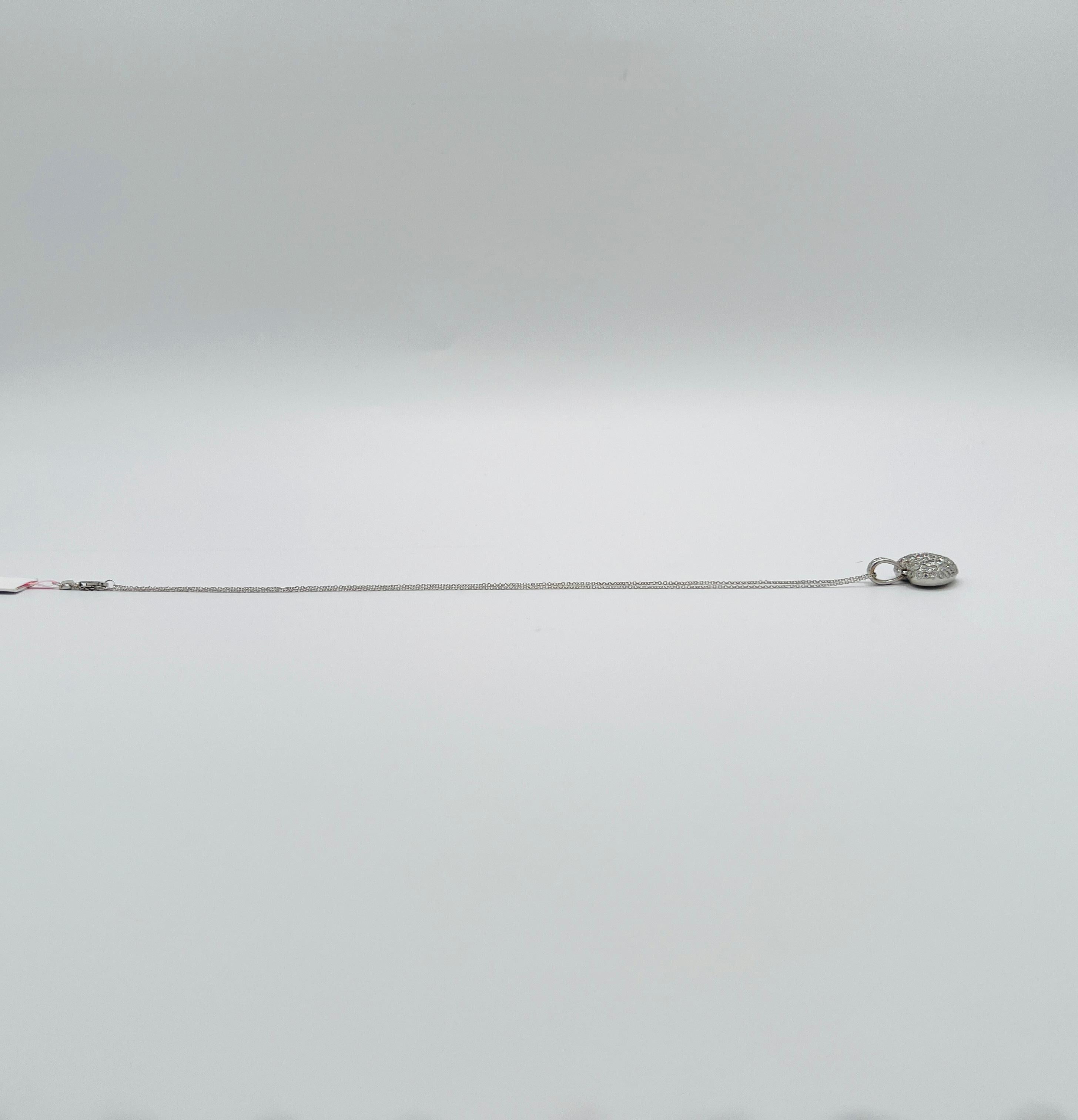 Collana con ciondolo a cuore con diamanti bianchi e pavé in oro bianco 18 carati in vendita 1