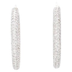 Weißer Diamant Pave Hoops in 18k Weißgold