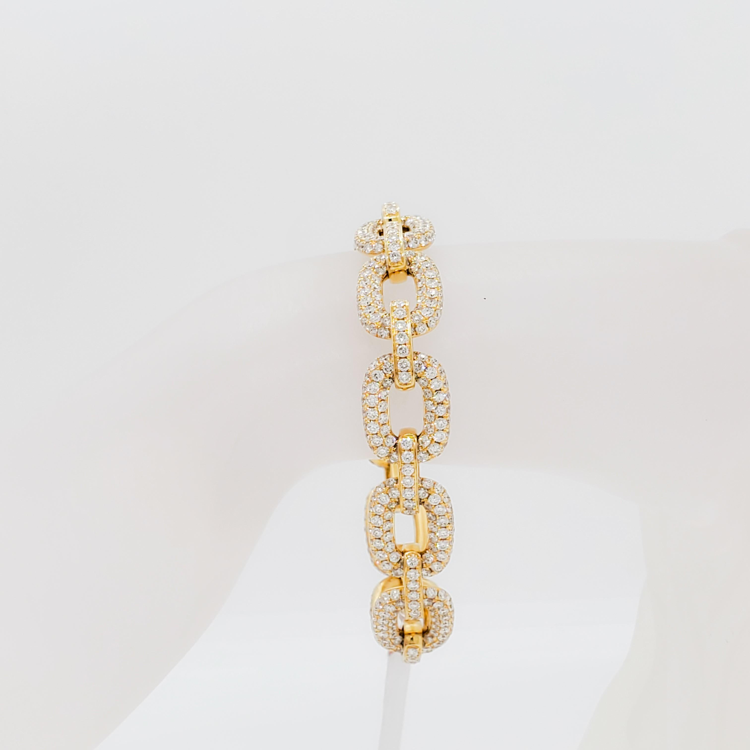 White Diamond Pave Link Bracelet in 18k Yellow Gold 1