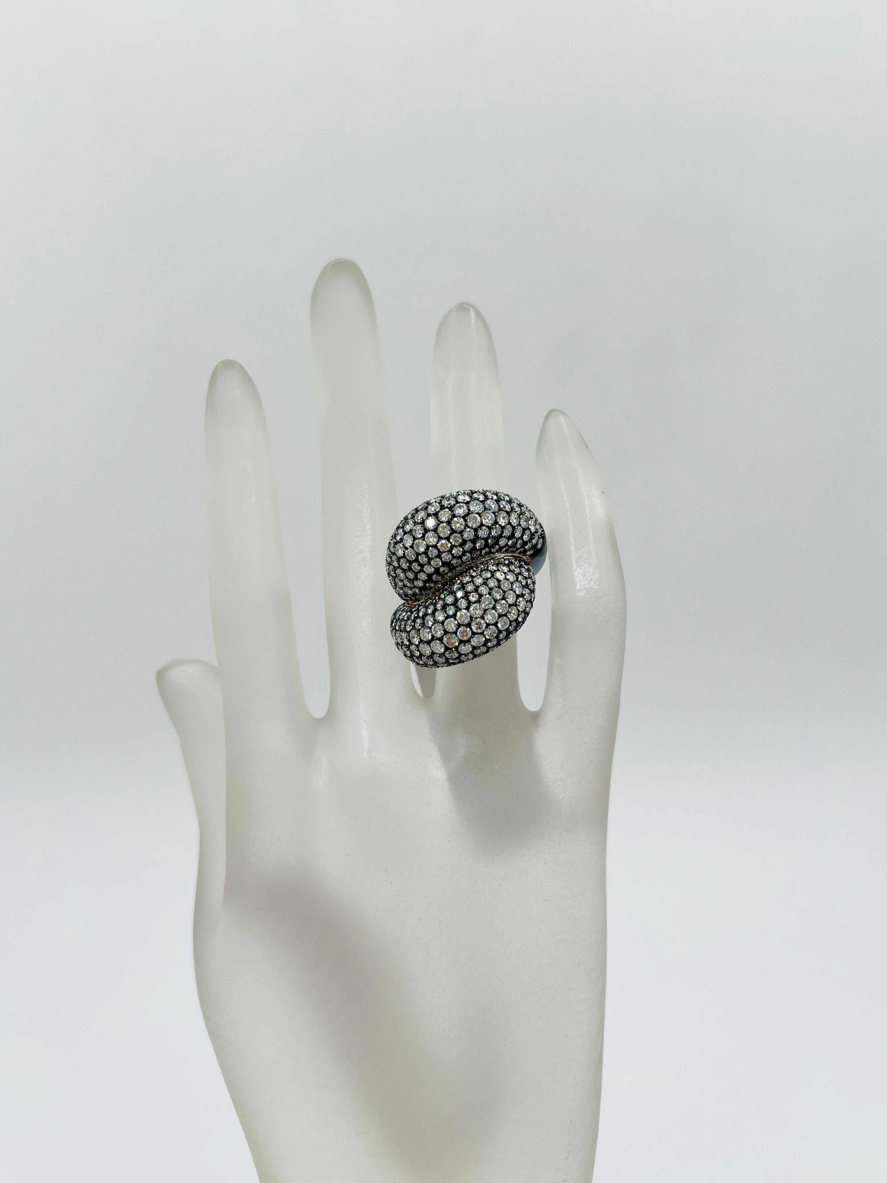 Pave-Ring aus 18 Karat Weißgold mit weißen Diamanten und schwarzem Rhodium (Rundschliff)
