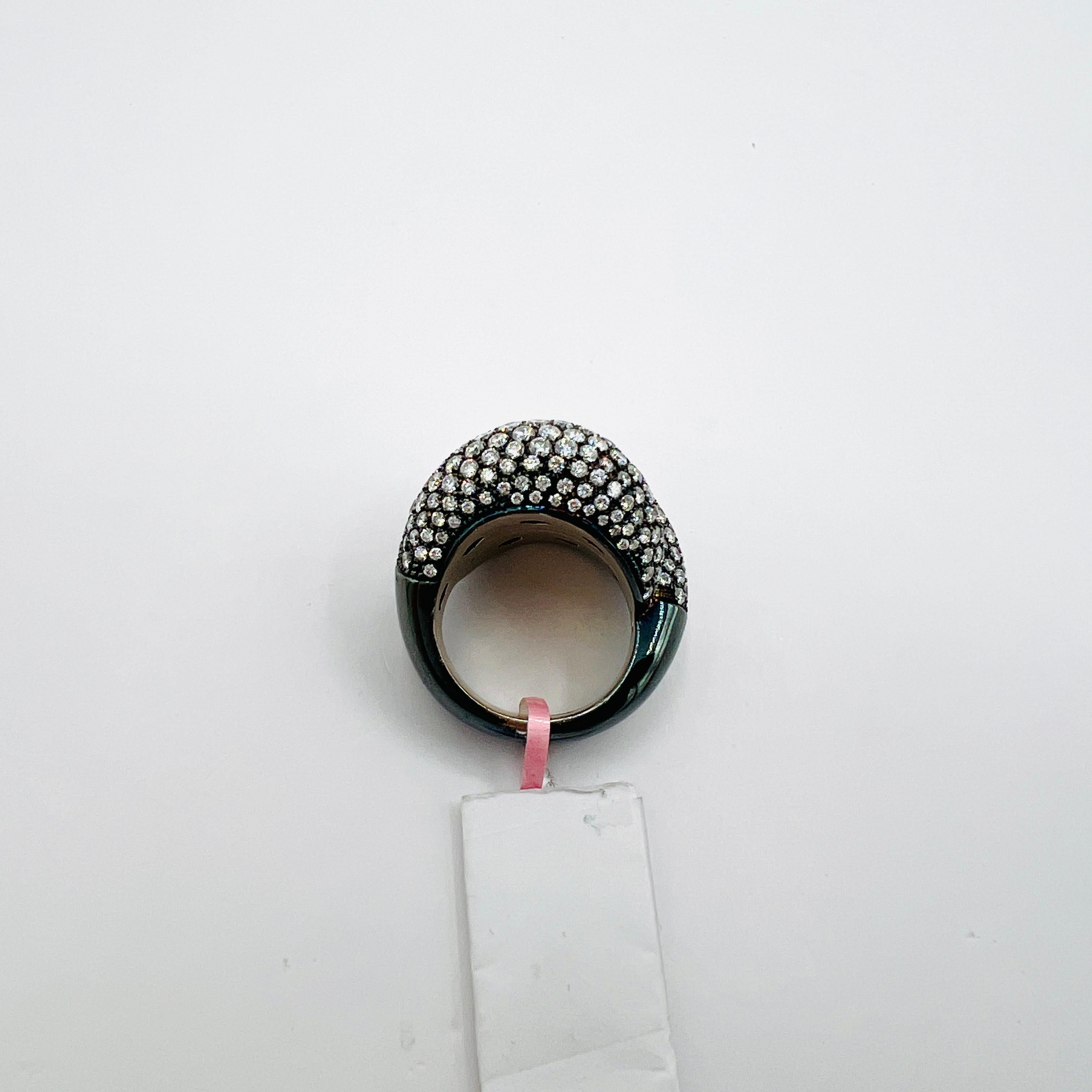 Pave-Ring aus 18 Karat Weißgold mit weißen Diamanten und schwarzem Rhodium 1