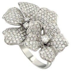 Anillo de oro blanco de 18 quilates con diamante blanco engastado Flor de Lilly Floral