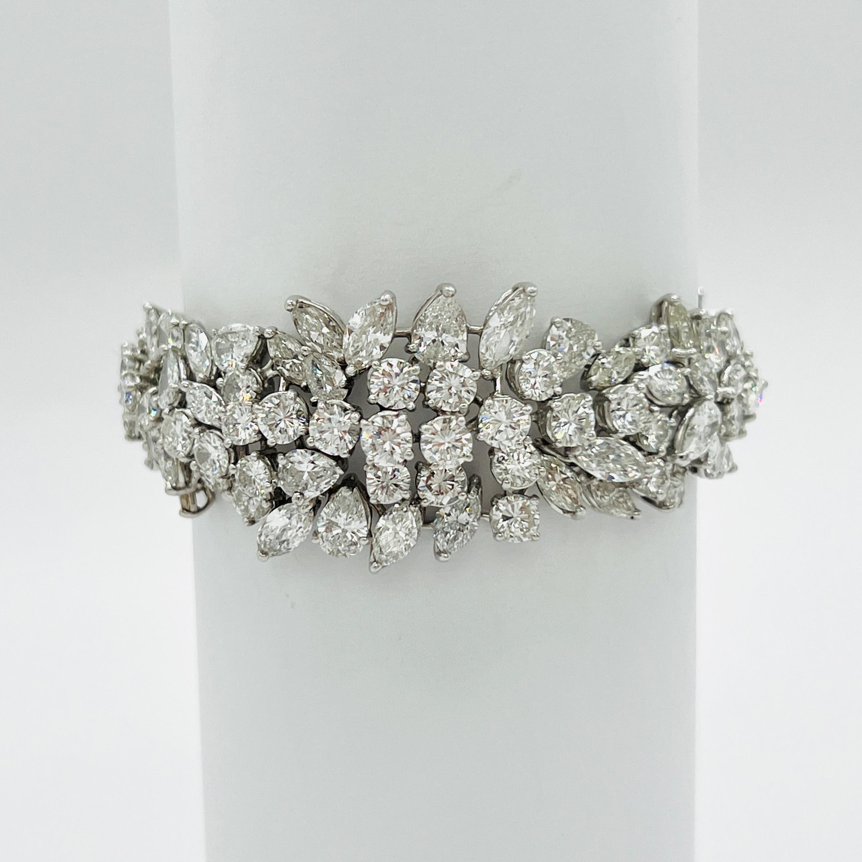 White Diamond Pear, Marquise, and Round Cluster Bracelet in Platinum en vente 4