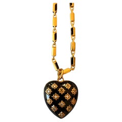 Halskette mit Herzkette, weißer Diamant, Perle, schwarze Emaille, viktorianischer Stil
