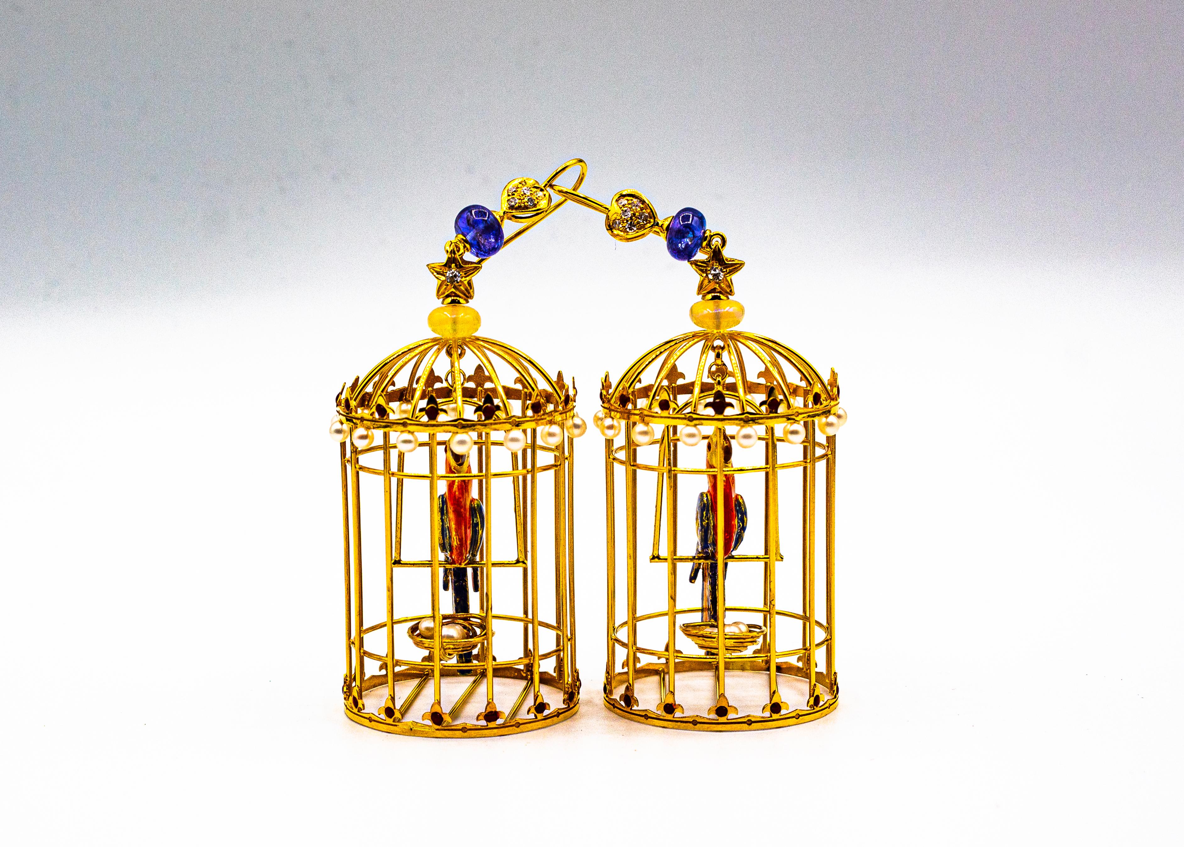 Ohrringe „Birdcage“ mit weißem Diamant, Perle, Tansanit, Opal und Emaille aus Gelbgold (Brillantschliff) im Angebot