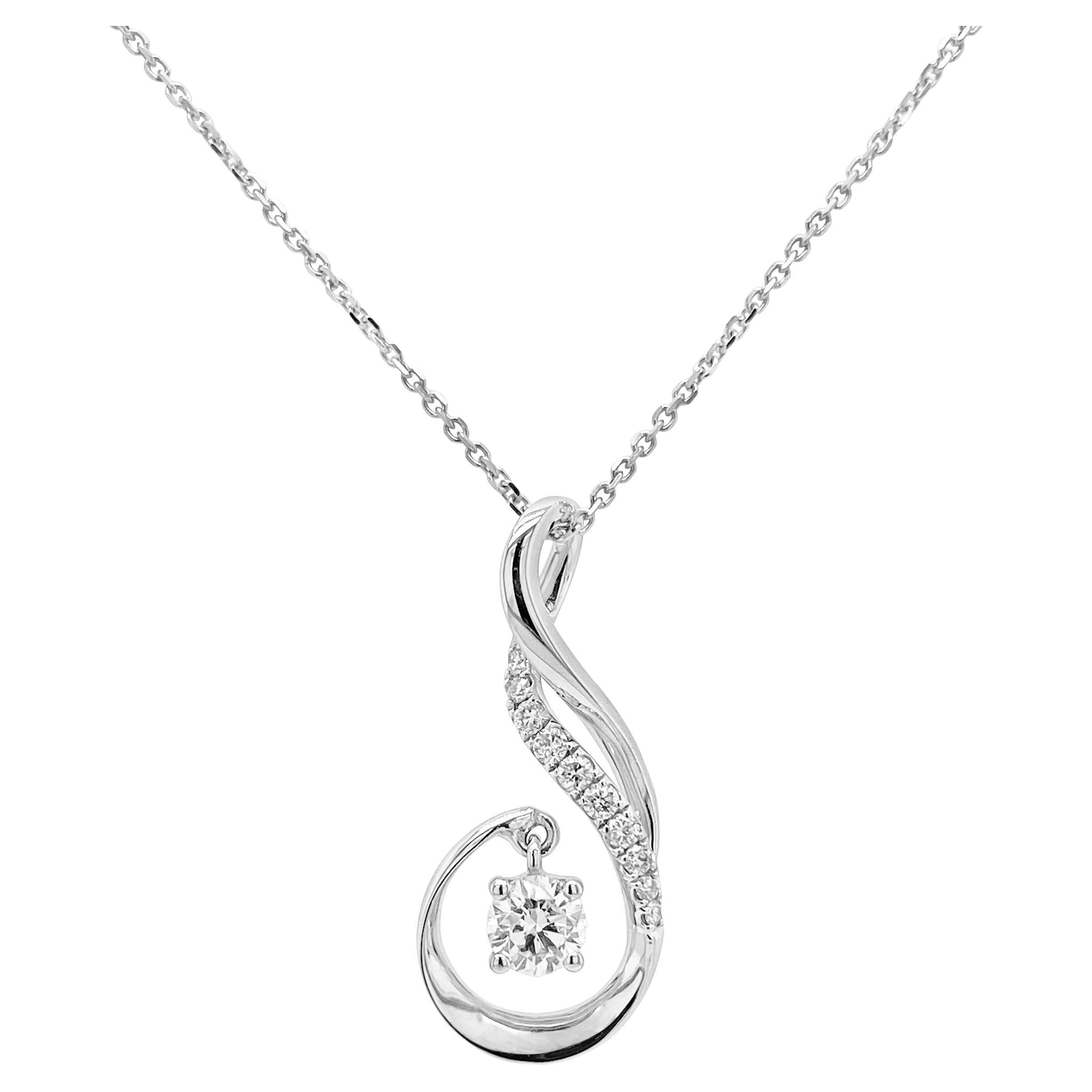 Pendentif en or blanc avec chaîne en platine