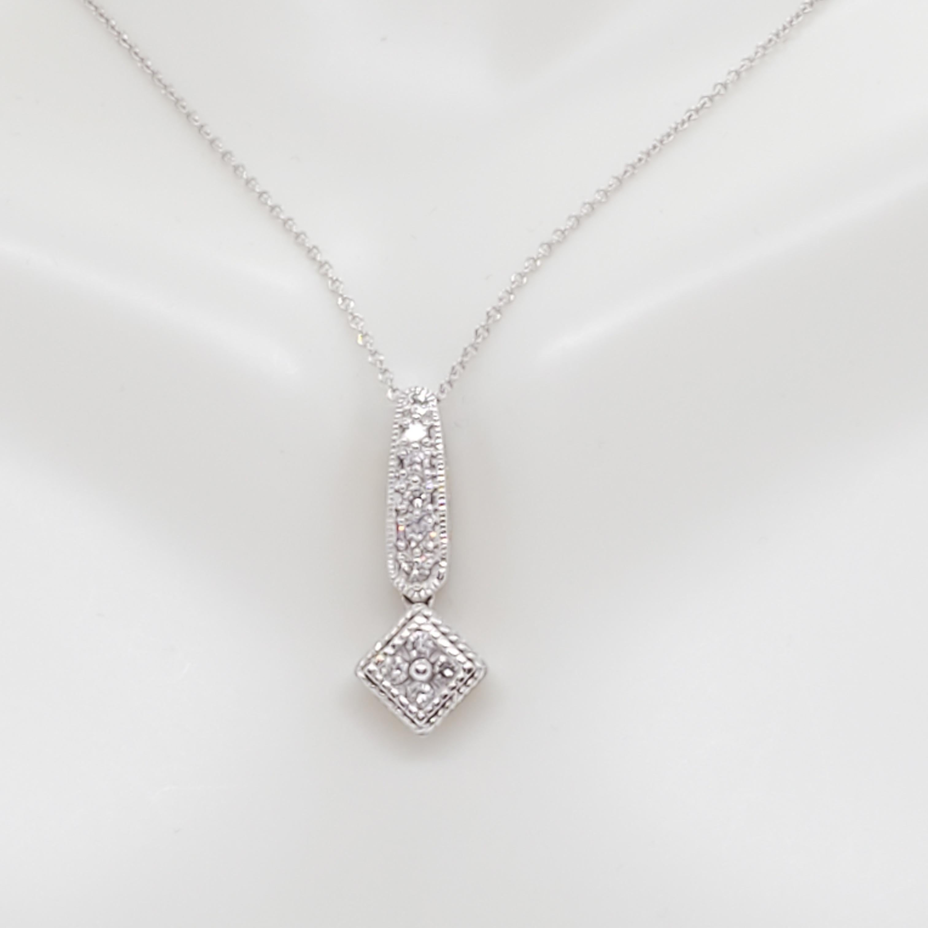 Women's or Men's White Diamond Pendant Necklace in 18k Gold For Sale