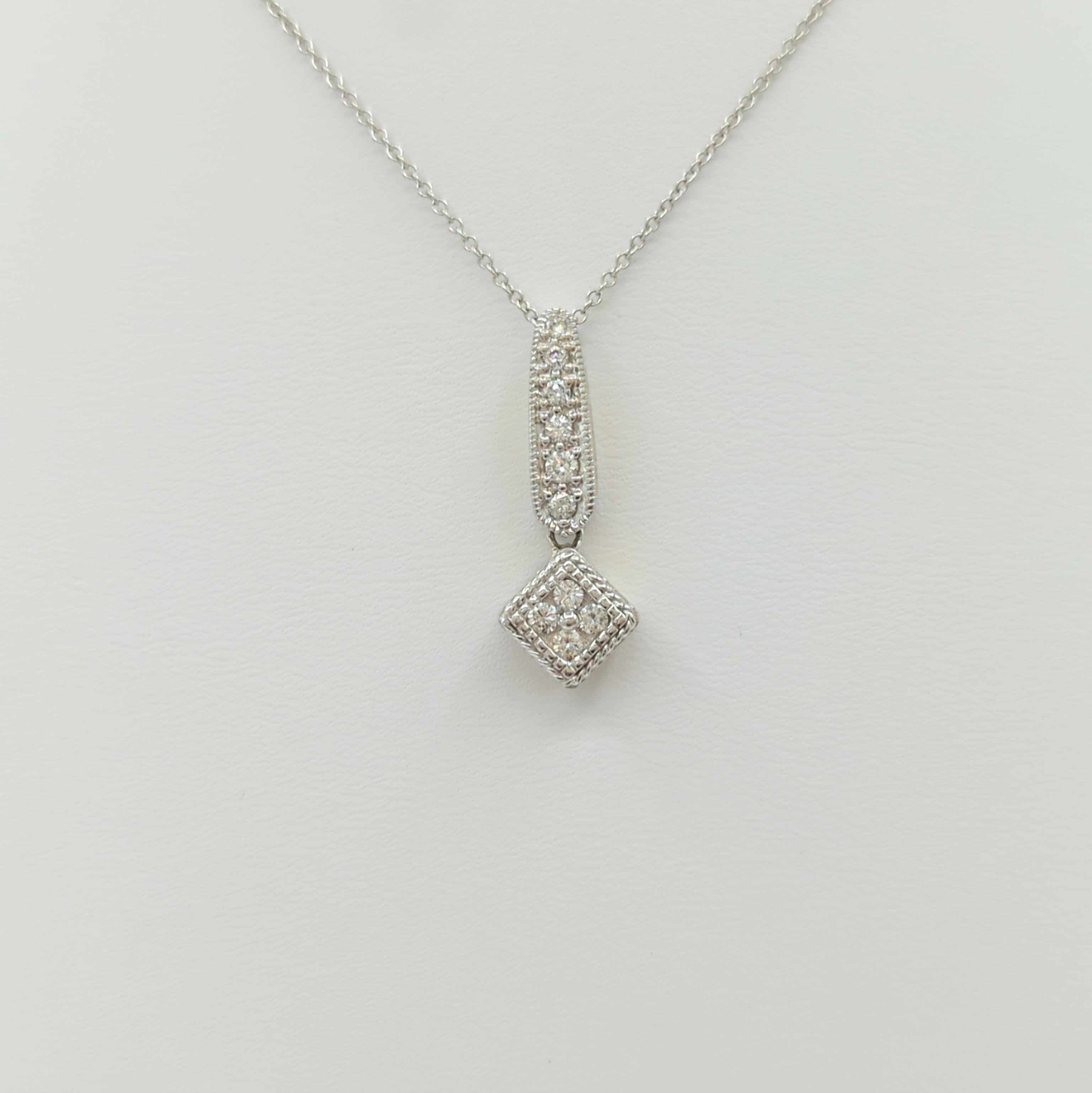 White Diamond Pendant Necklace in 18k Gold For Sale 3