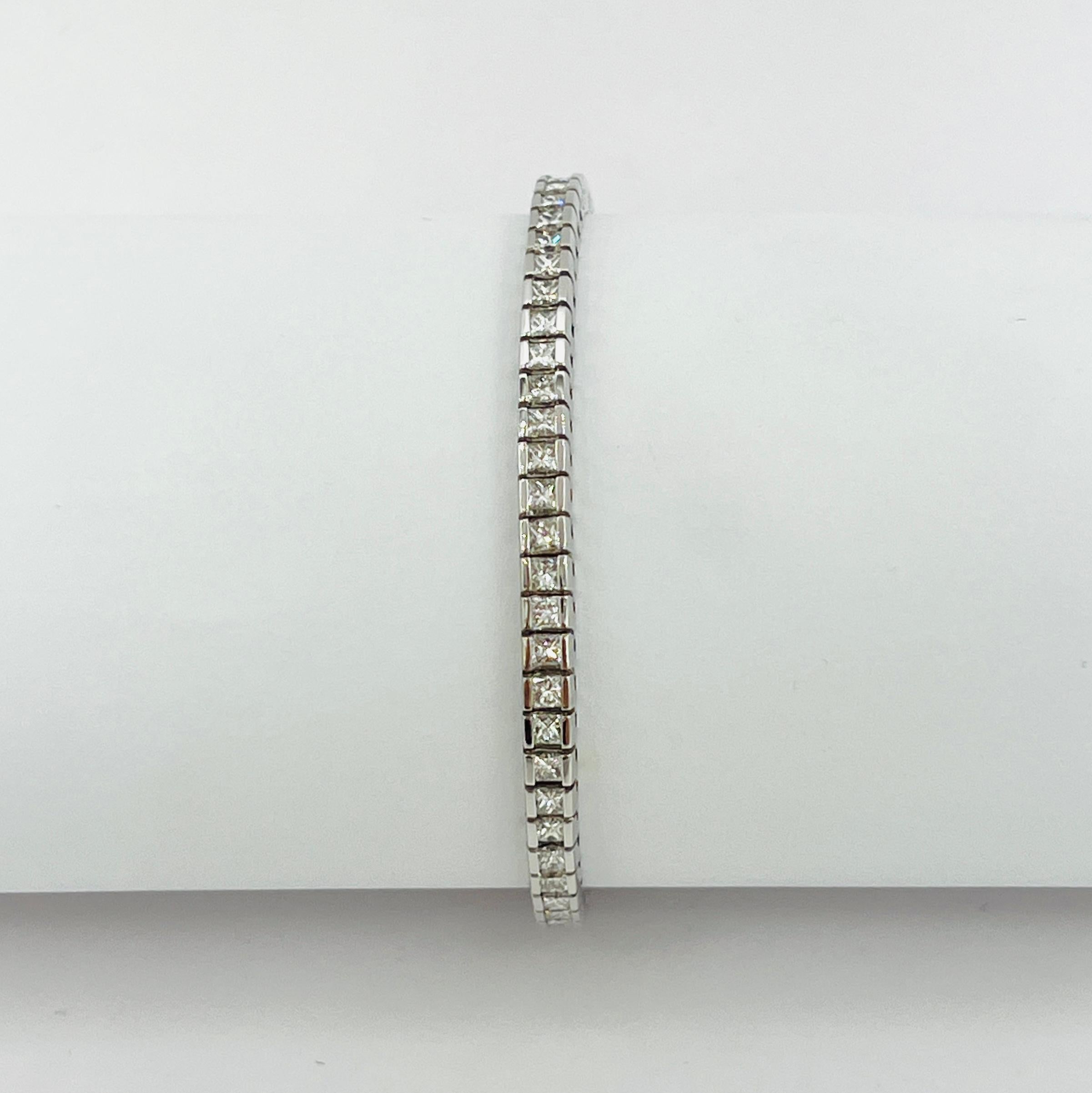 Weißes Diamant-Tennisarmband mit Prinzessinnenschliff aus 14K Weißgold 2