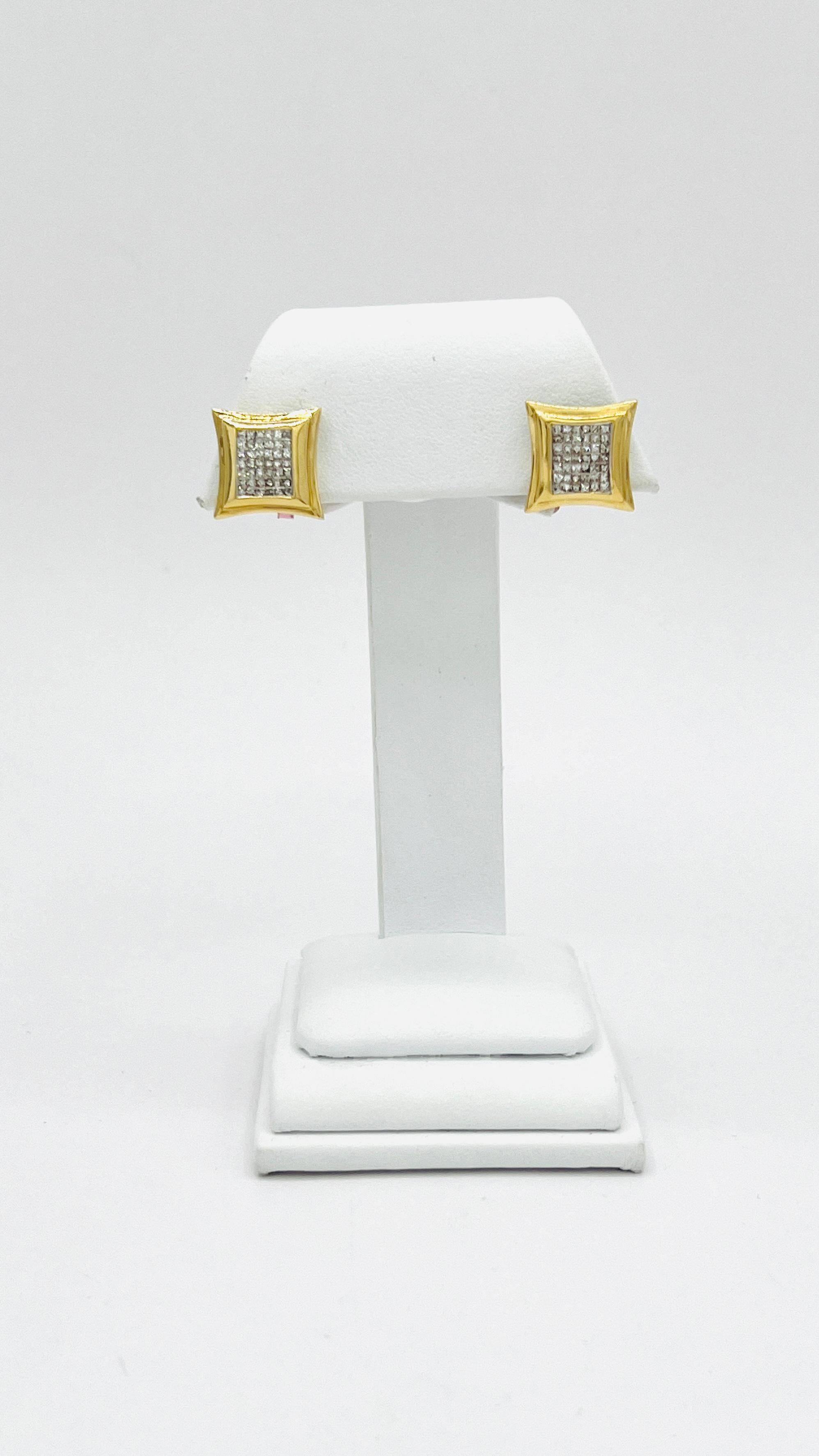 Boucles d'oreilles en or jaune 14 carats diamant blanc taille princesse Neuf - En vente à Los Angeles, CA