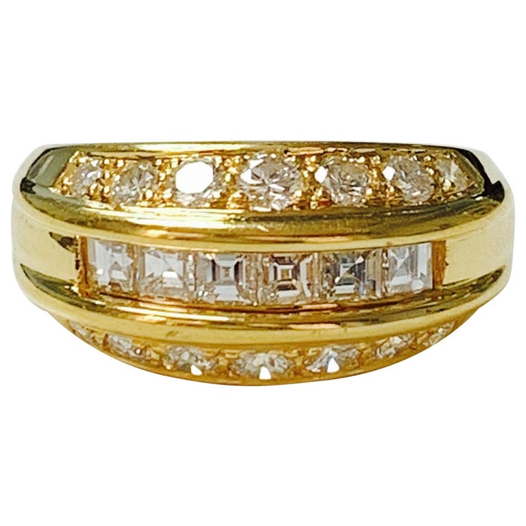 White Diamond Ring in 18 Karat Yellow Gold For Sale at 1stDibs